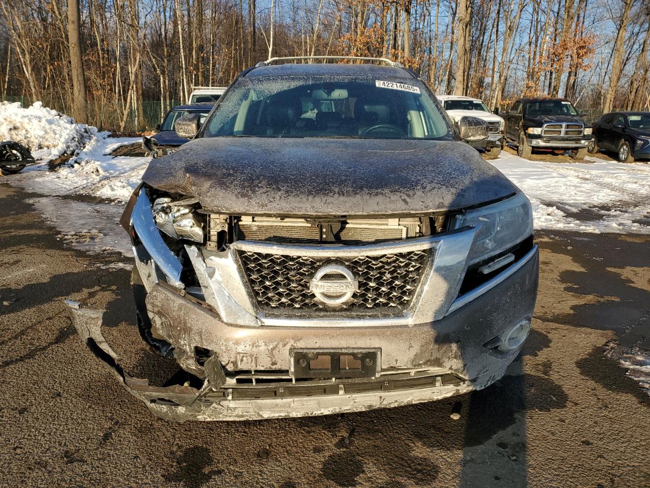 2015 Nissan Pathfinder VIN 5N1AR2MM0FC696204 Copart auction photo, front end / minor dent/scratches damage thumbnail 5