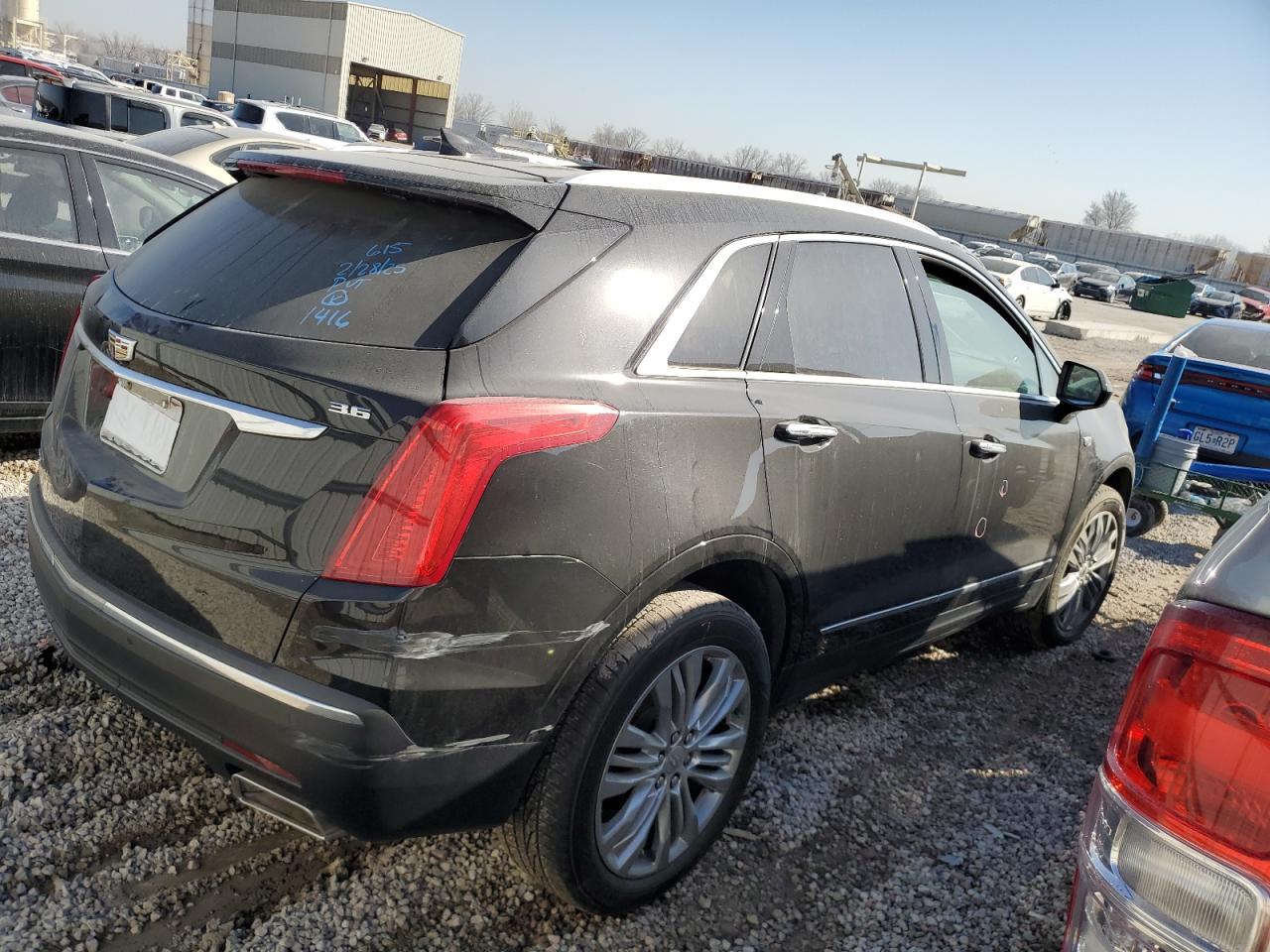 2017 Cadillac XT5 VIN 1GYKNERS7HZ111416 Copart auction photo, front end / side damage thumbnail 3