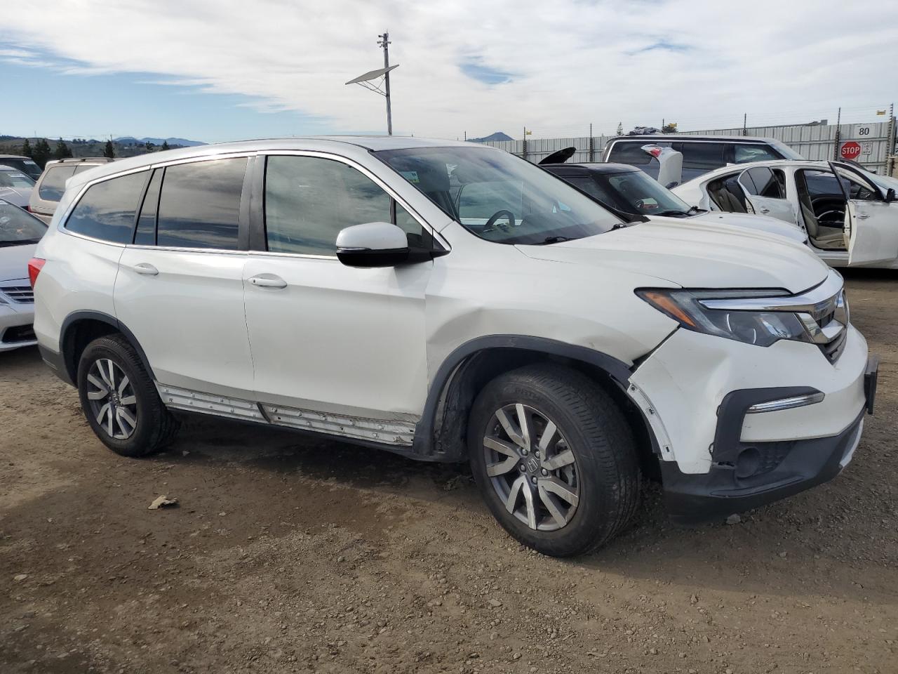 2019 Honda Pilot VIN 5FNYF6H57KB063038 Copart auction photo, front end / side damage thumbnail 4