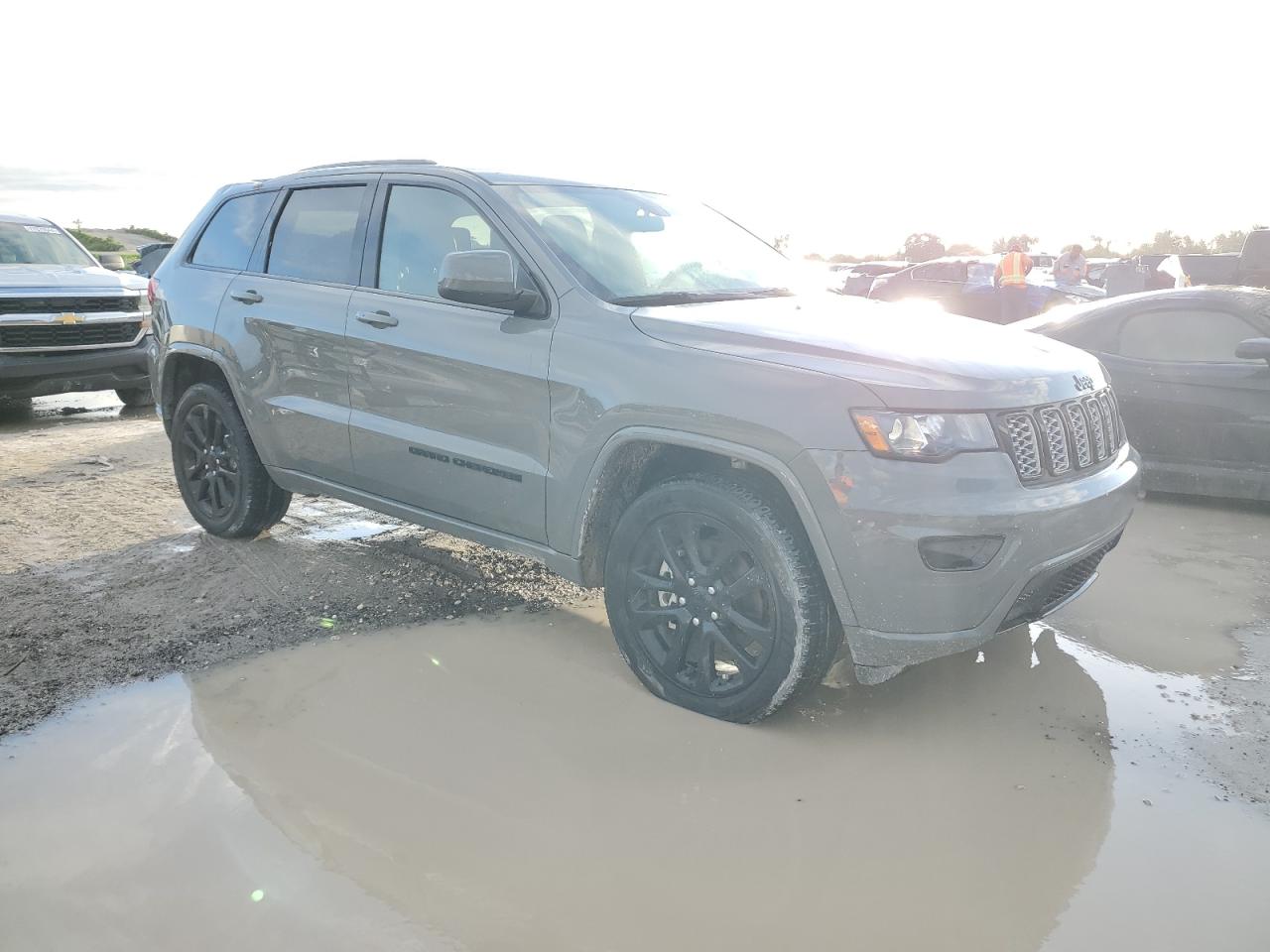 2021 Jeep Grand Cherokee VIN 1C4RJEAG5MC860624 Copart auction photo, top/roof / minor dent/scratches damage thumbnail 4