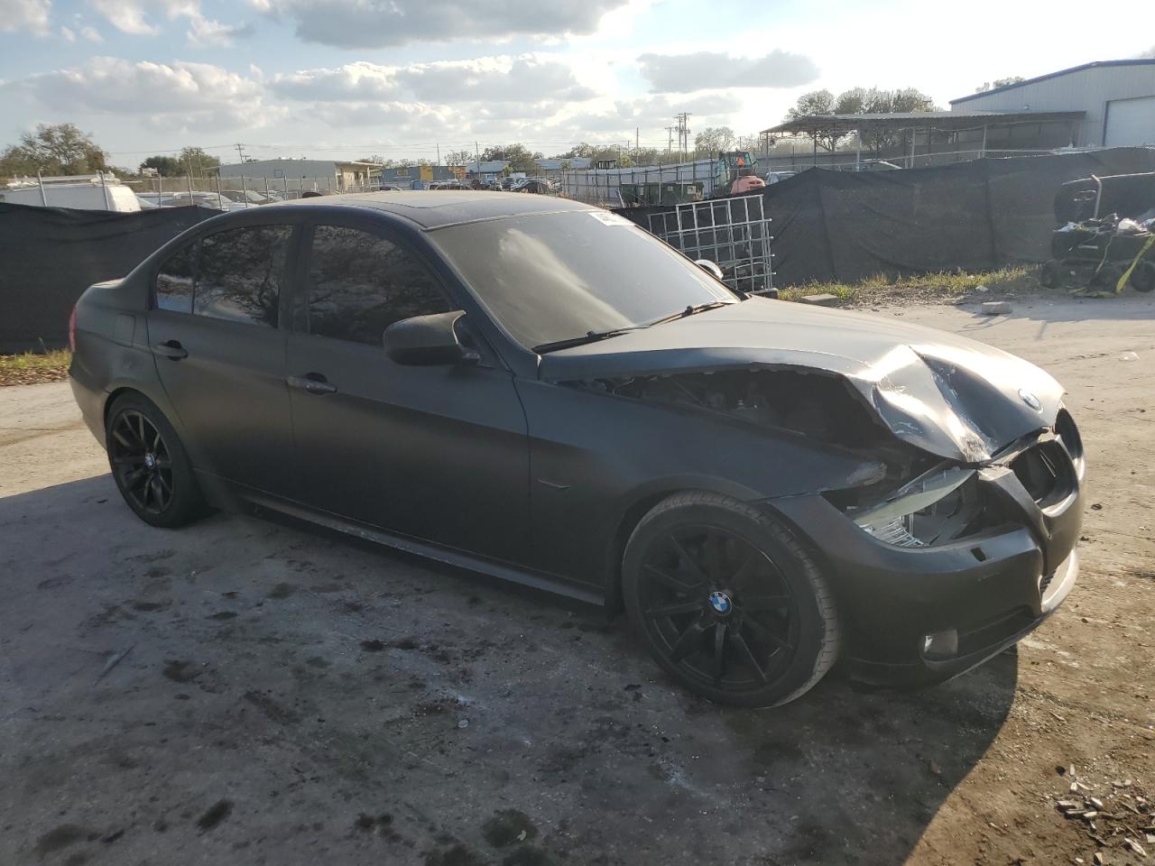 2011 BMW 3er VIN WBAPH7C57BA801493 Copart auction photo, front end damage thumbnail 4