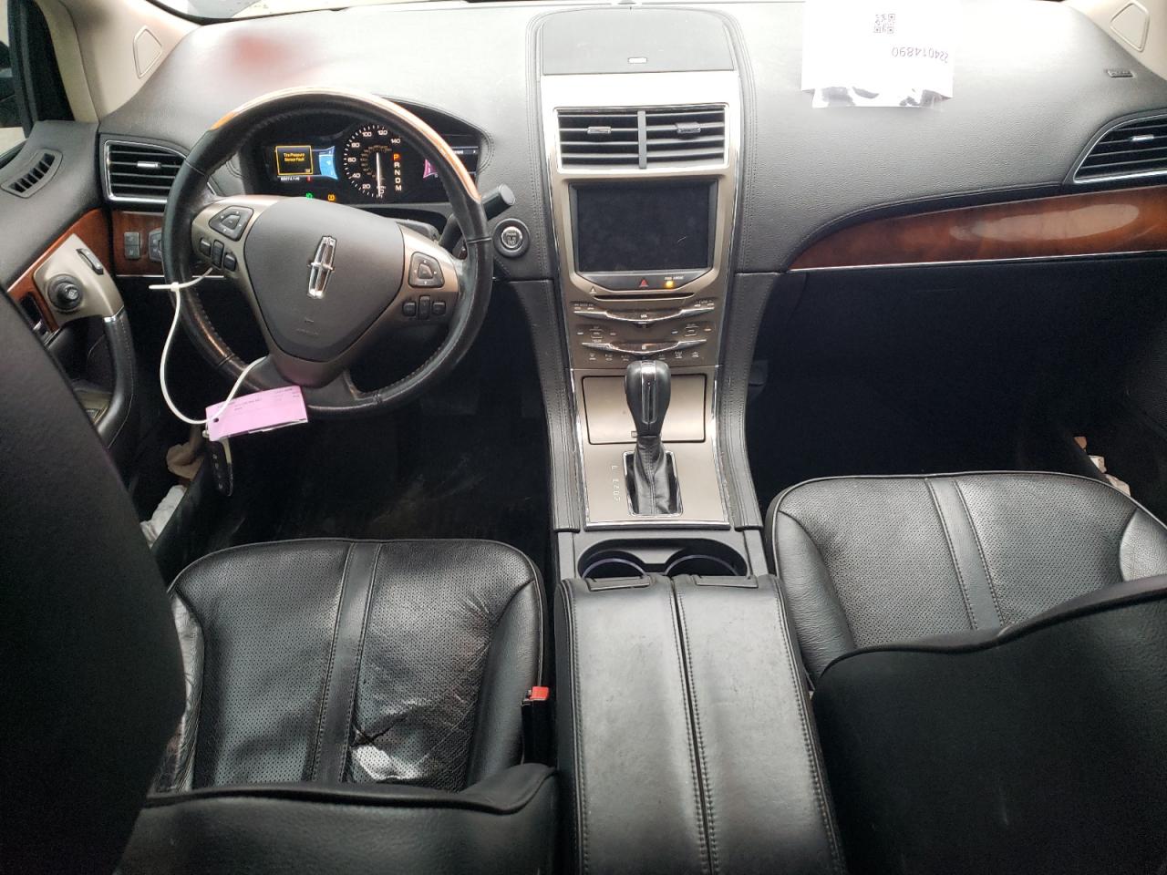 2011 Lincoln MKX VIN 2LMDJ8JK8BBJ32650 Copart auction photo, front end damage thumbnail 8