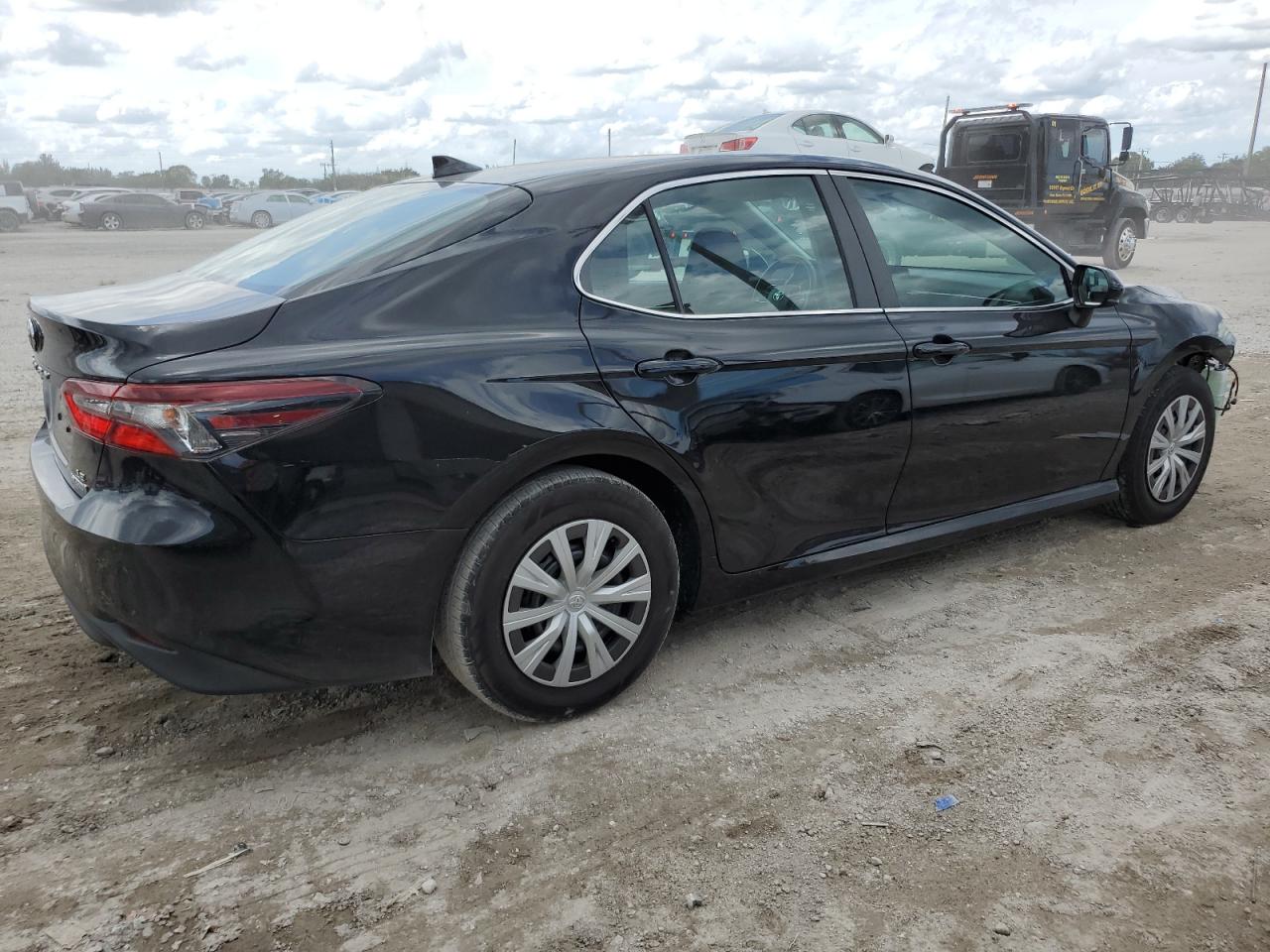 2022 Toyota Camry VIN 4T1C31AK8NU579065 Copart auction photo, front end / minor dent/scratches damage thumbnail 3