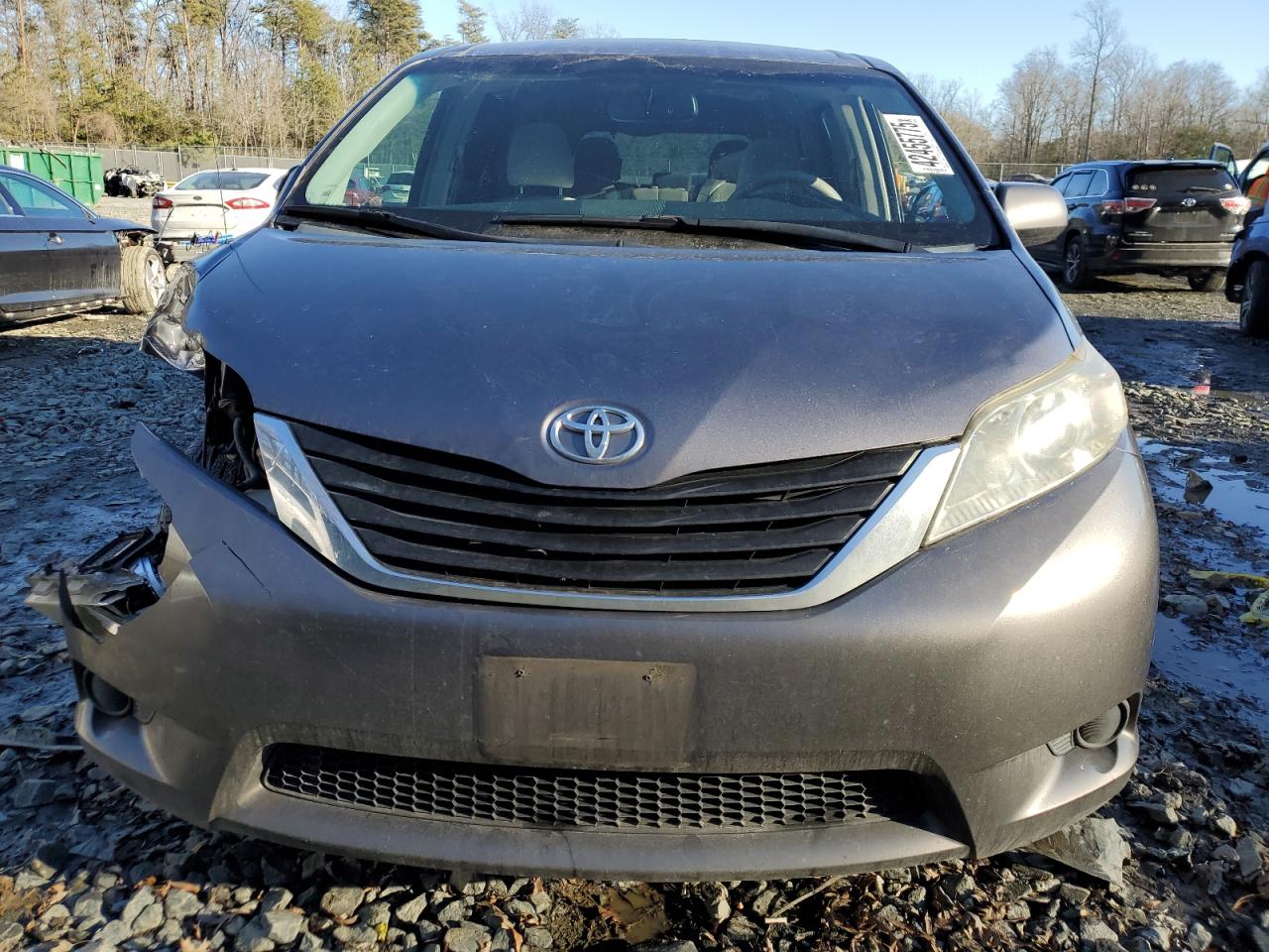2011 Toyota Sienna VIN 5TDKK3DC7BS017791 Copart auction photo, front end damage thumbnail 5