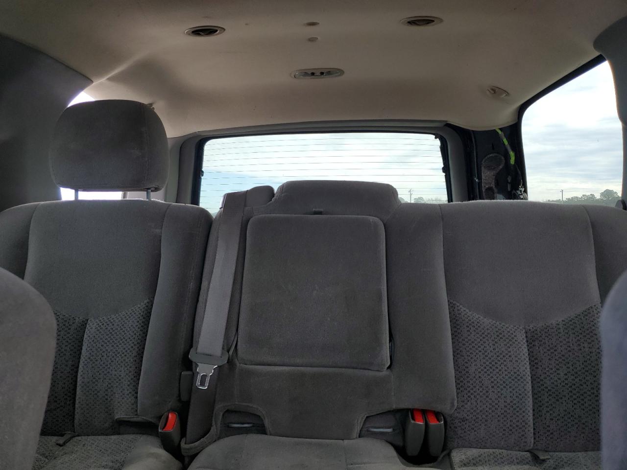 2005 Chevrolet Tahoe VIN 1GNEK13T15J158349 Copart auction photo, side damage thumbnail 10