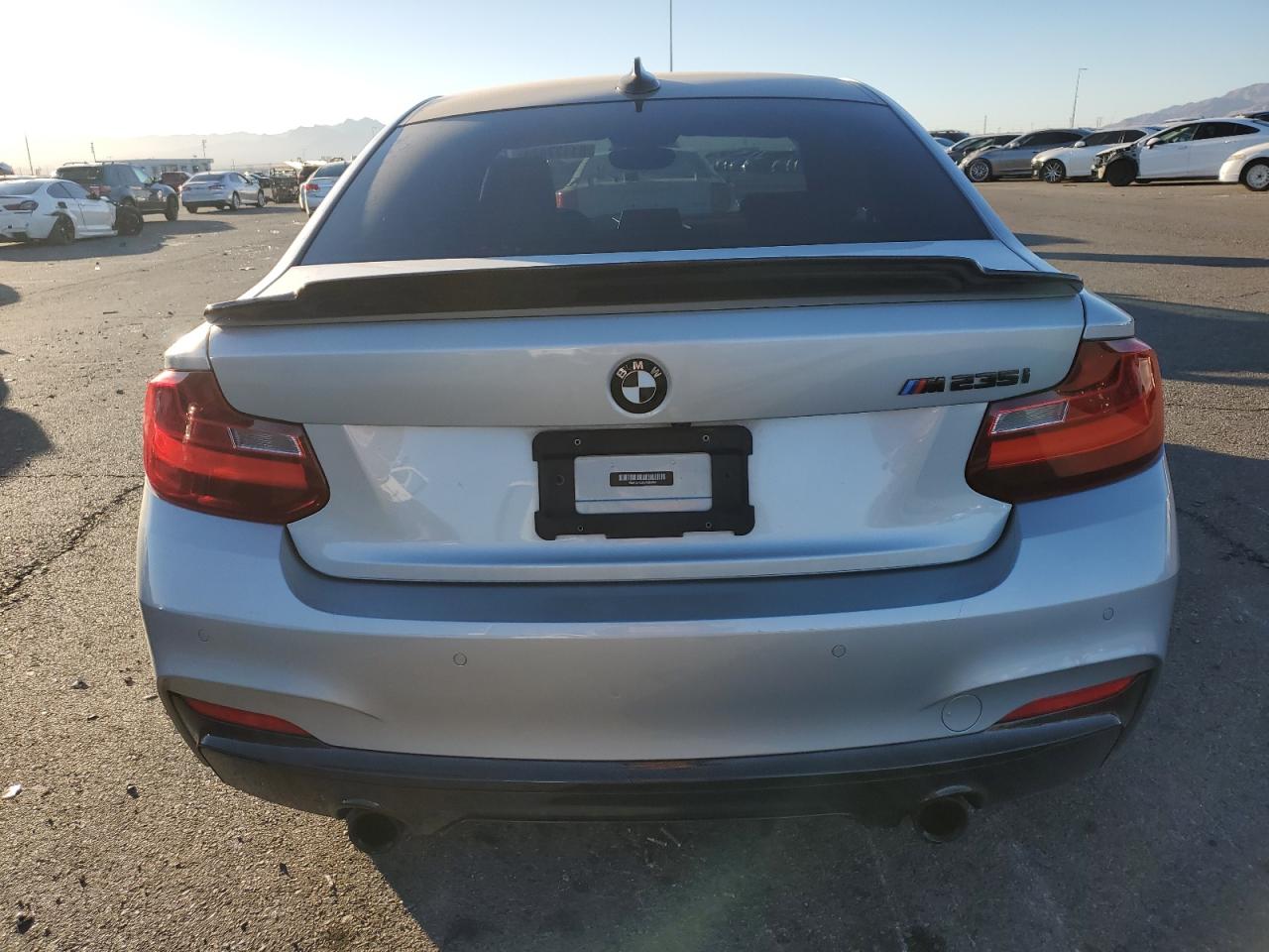 2016 BMW M2 VIN WBA1J7C5XGV289884 Copart auction photo, front end damage thumbnail 6