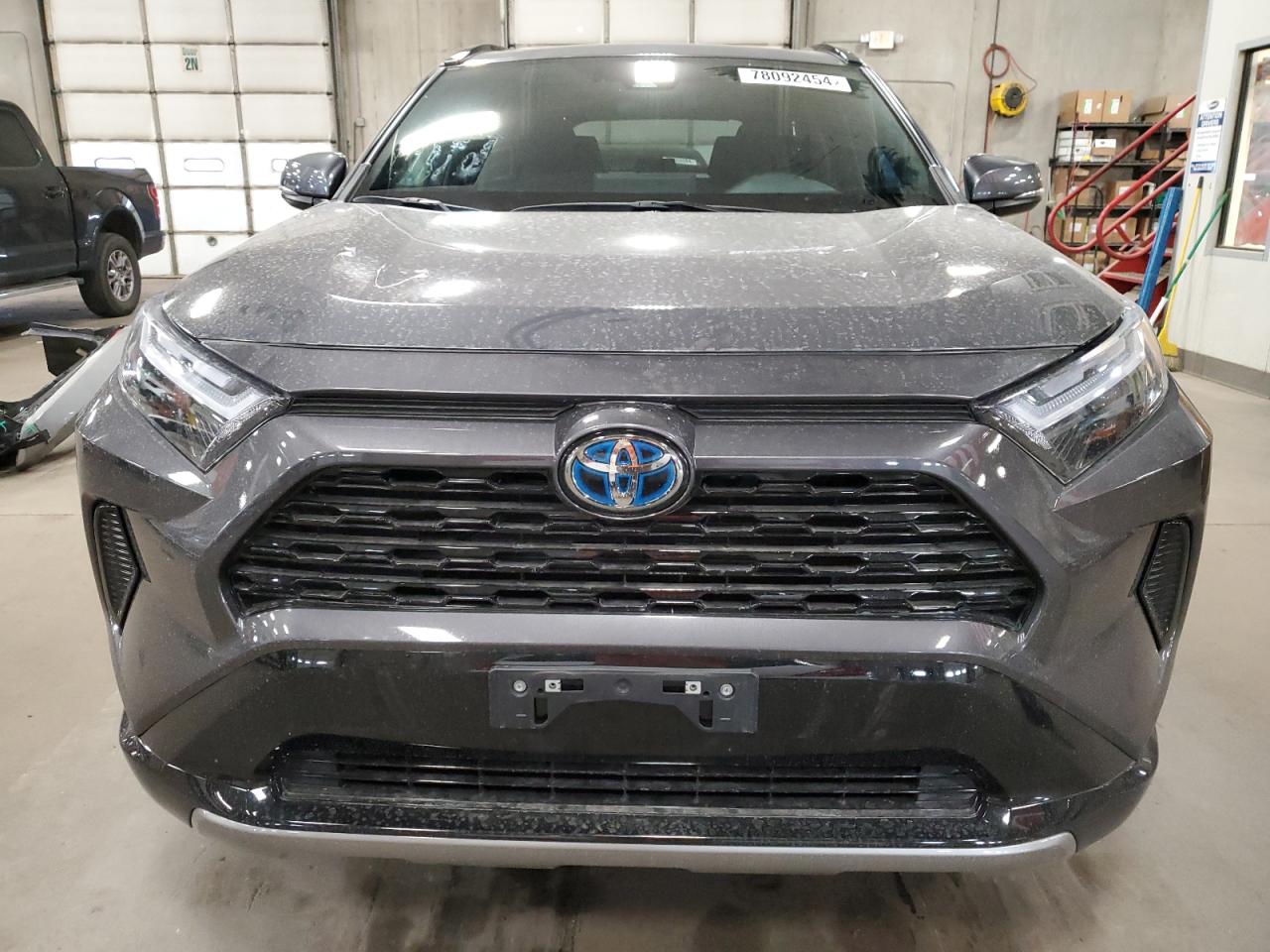 2022 Toyota RAV 4 VIN 4T3T6RFV8NU085398 Copart auction photo, rear end / front end damage thumbnail 5