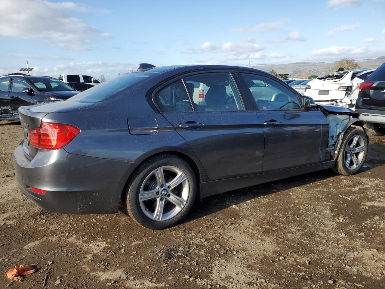 2014 BMW 3er VIN WBA3C1C55EK108768 Copart auction photo, front end damage thumbnail 3