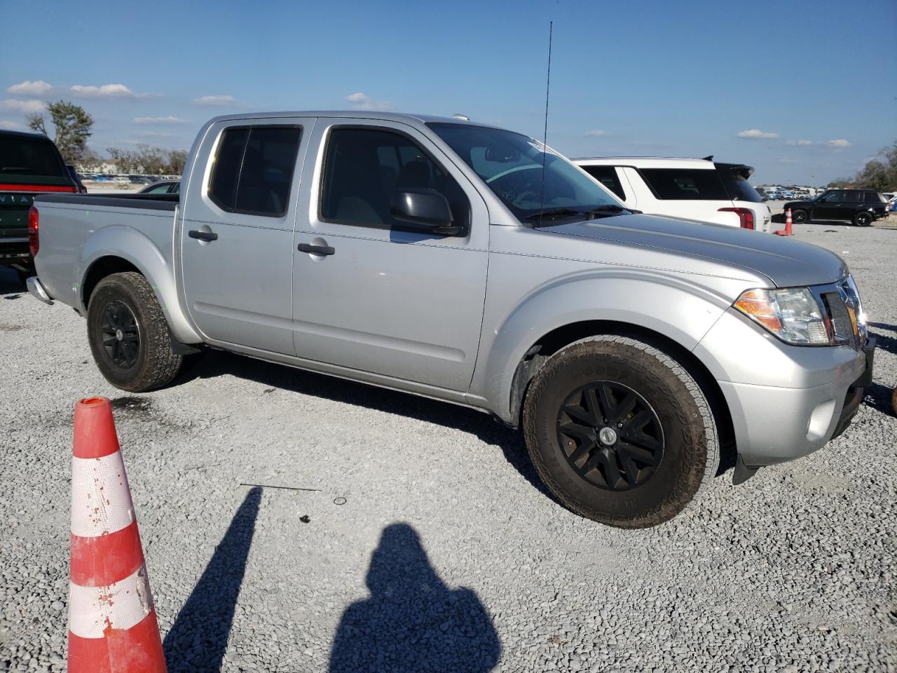 2018 Nissan Navara (Frontier) VIN 1N6DD0ER2JN758484 Copart auction photo, rear end damage thumbnail 4