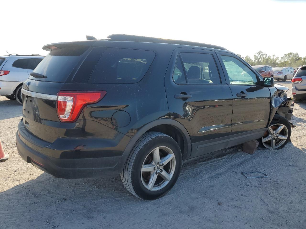 2018 Ford Explorer VIN 1FM5K7B83JGC13721 Copart auction photo, front end / side damage thumbnail 3