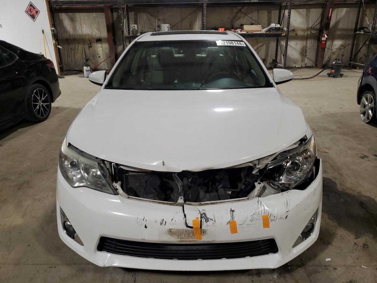 2012 Toyota Camry VIN 4T1BK1FKXCU506655 Copart auction photo, front end / minor dent/scratches damage thumbnail 5