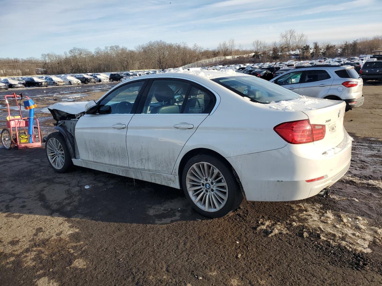 2013 BMW 3er VIN WBA3B3C59DF532606 Copart auction photo, front end damage thumbnail 2
