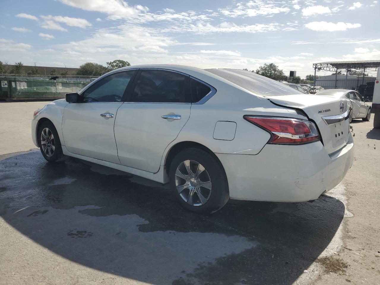 2014 Nissan Altima VIN 1N4AL3AP5EN256692 Copart auction photo, rear end damage thumbnail 2
