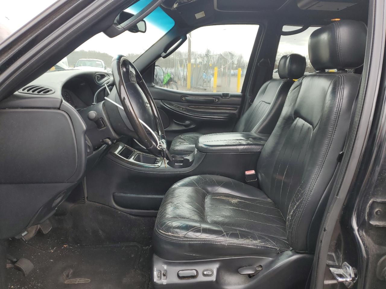 2002 Lincoln Blackwood VIN 5LTEW05A32KJ01768 Copart auction photo, minor dent/scratches damage thumbnail 7