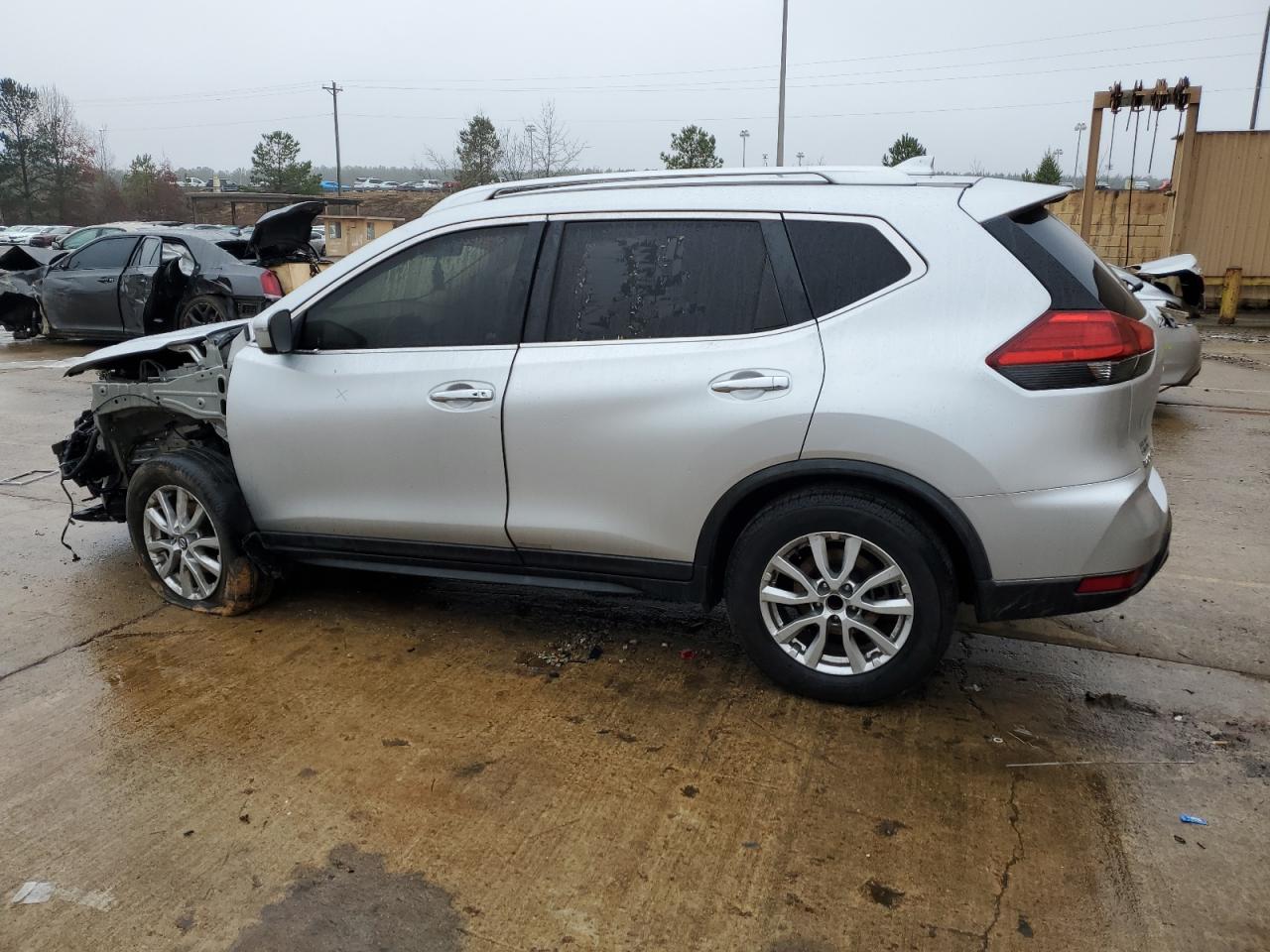2017 Nissan Rogue VIN KNMAT2MT2HP505083 Copart auction photo, front end damage thumbnail 2