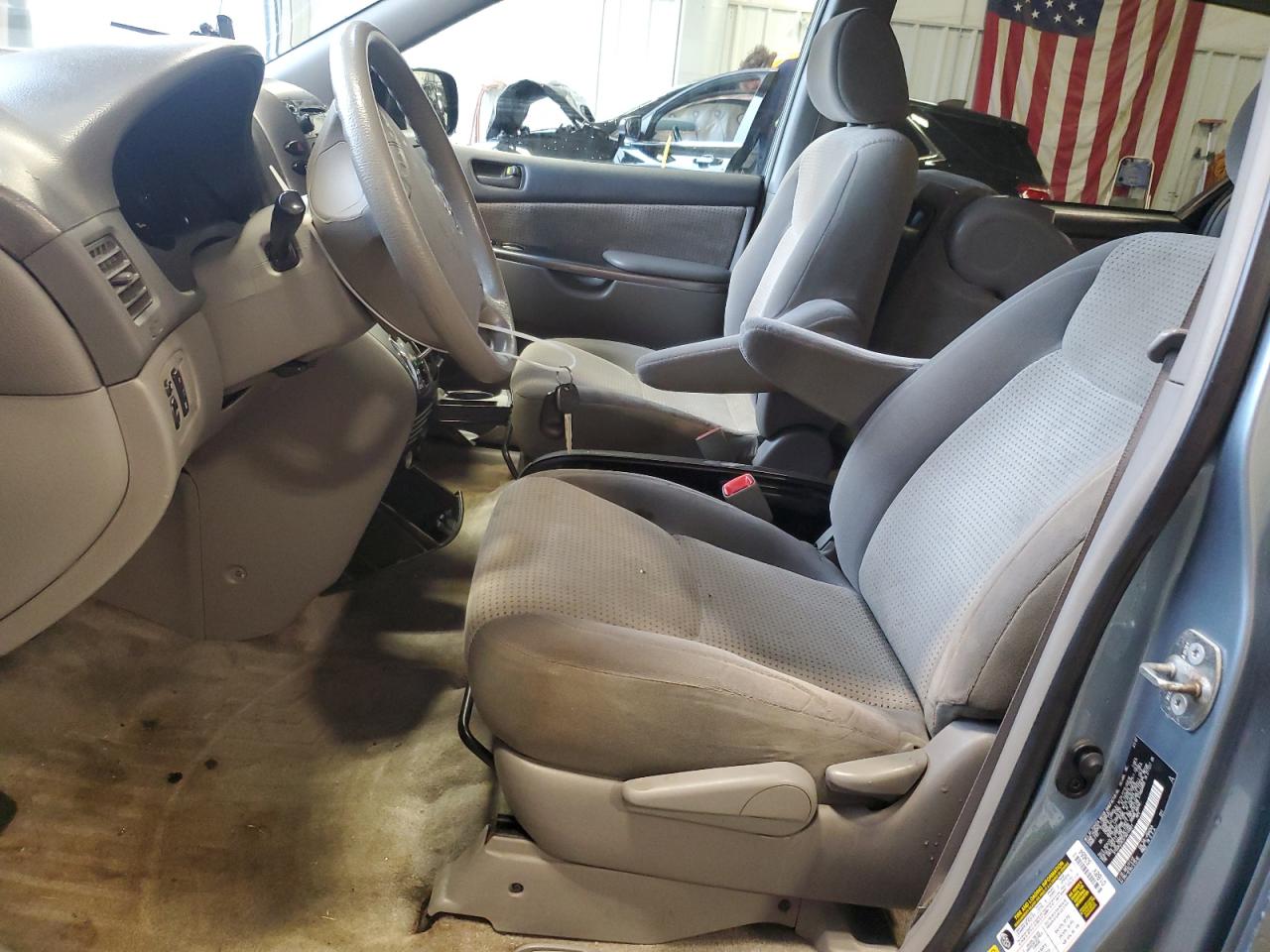 2007 Toyota Sienna VIN 5TDZK23C57S014891 Copart auction photo, rear end damage thumbnail 7