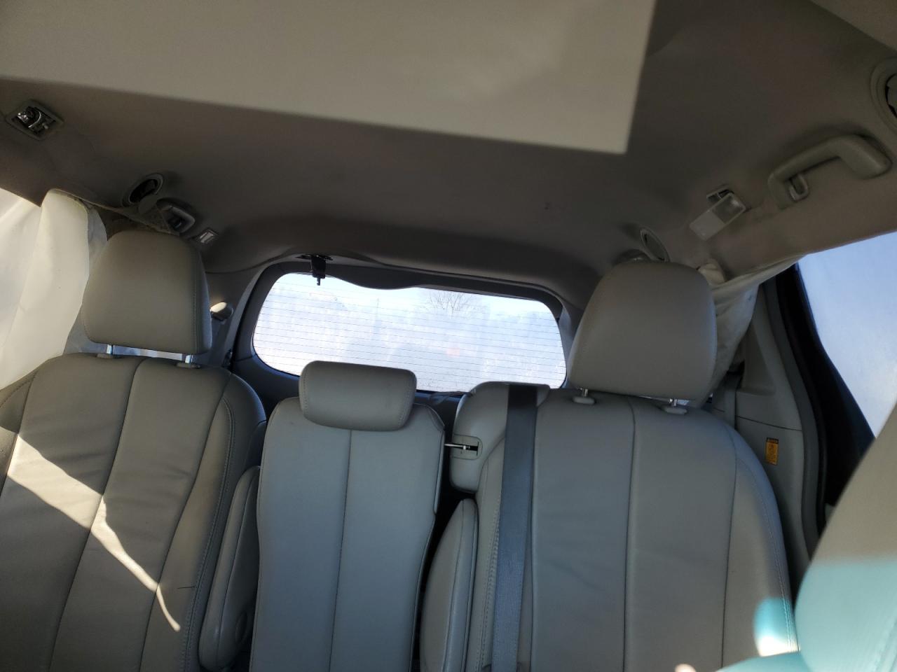 2013 Toyota Sienna VIN 5TDYK3DC3DS334044 Copart auction photo, front end / side damage thumbnail 10