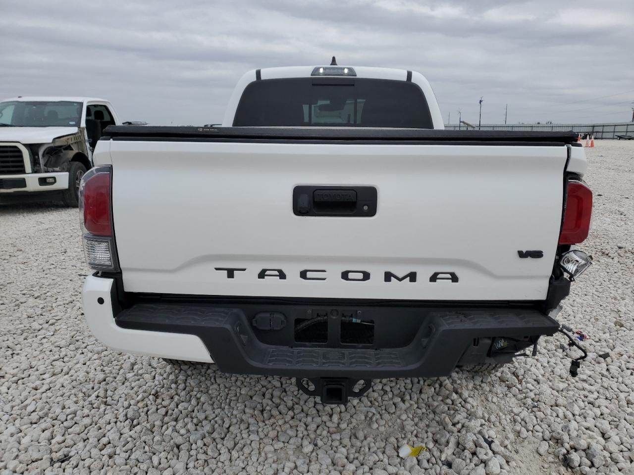 2020 Toyota Tacoma VIN 5TFDZ5BN6LX053293 Copart auction photo, all over damage thumbnail 6