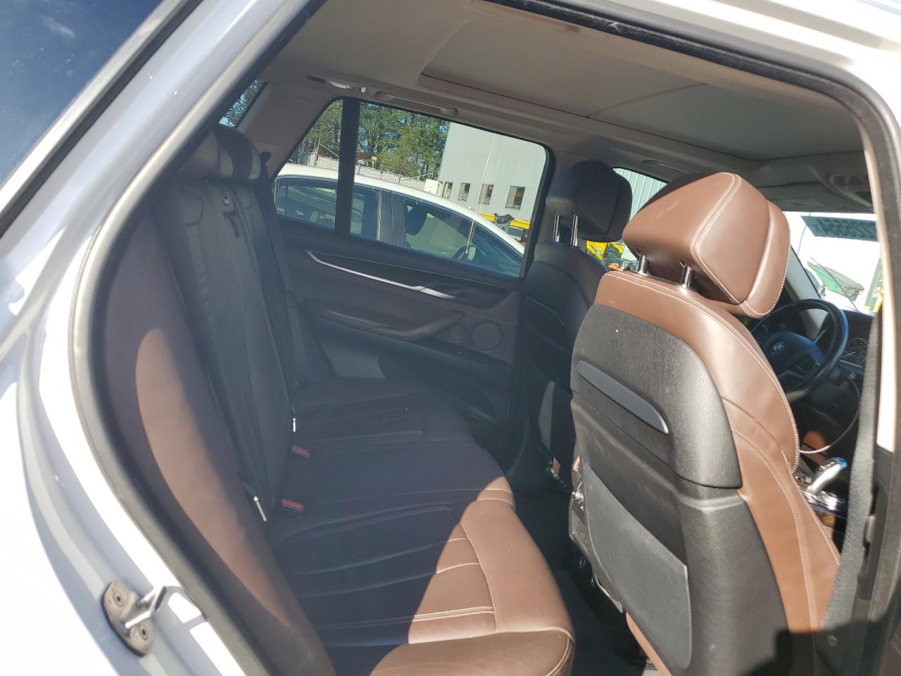 2016 BMW X5 VIN 5UXKT0C51G0S76140 Copart auction photo, undercarriage / minor dent/scratches damage thumbnail 11