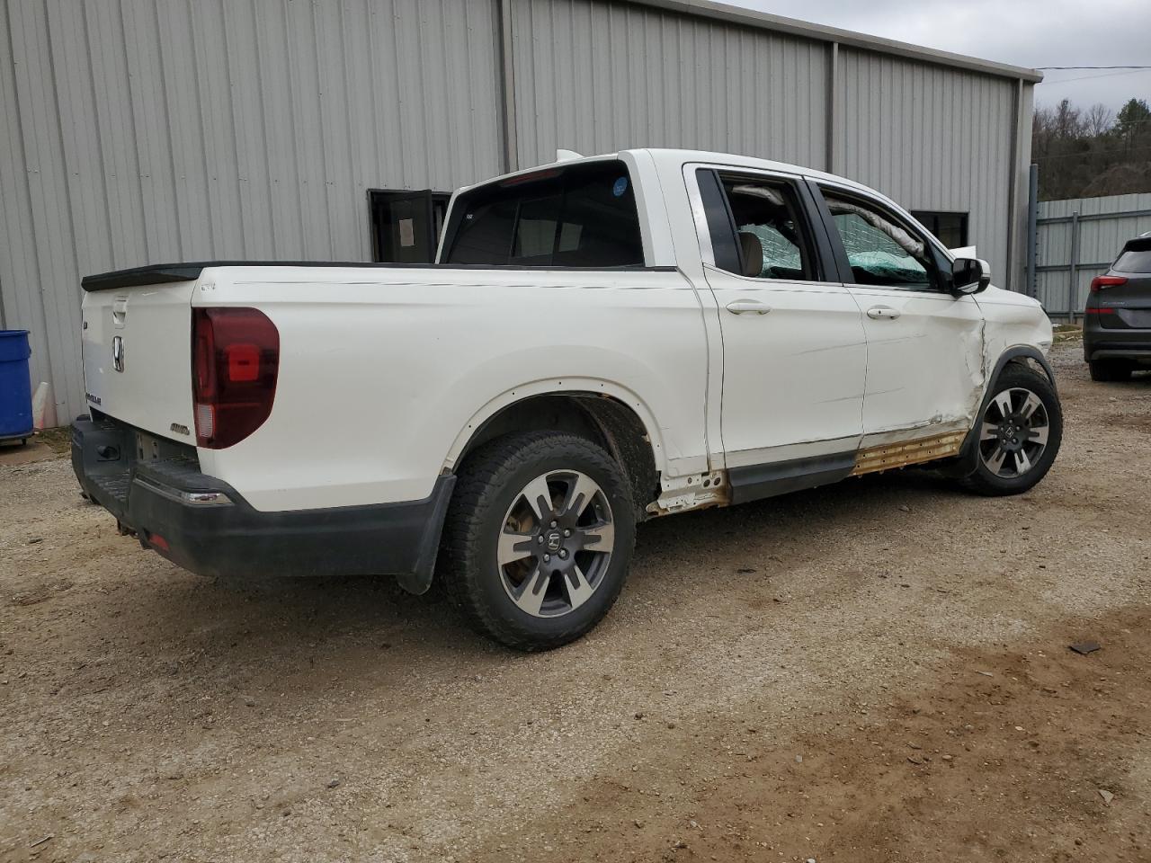 2019 Honda Ridgeline VIN 5FPYK3F53KB033541 Copart auction photo, front end / side damage thumbnail 3