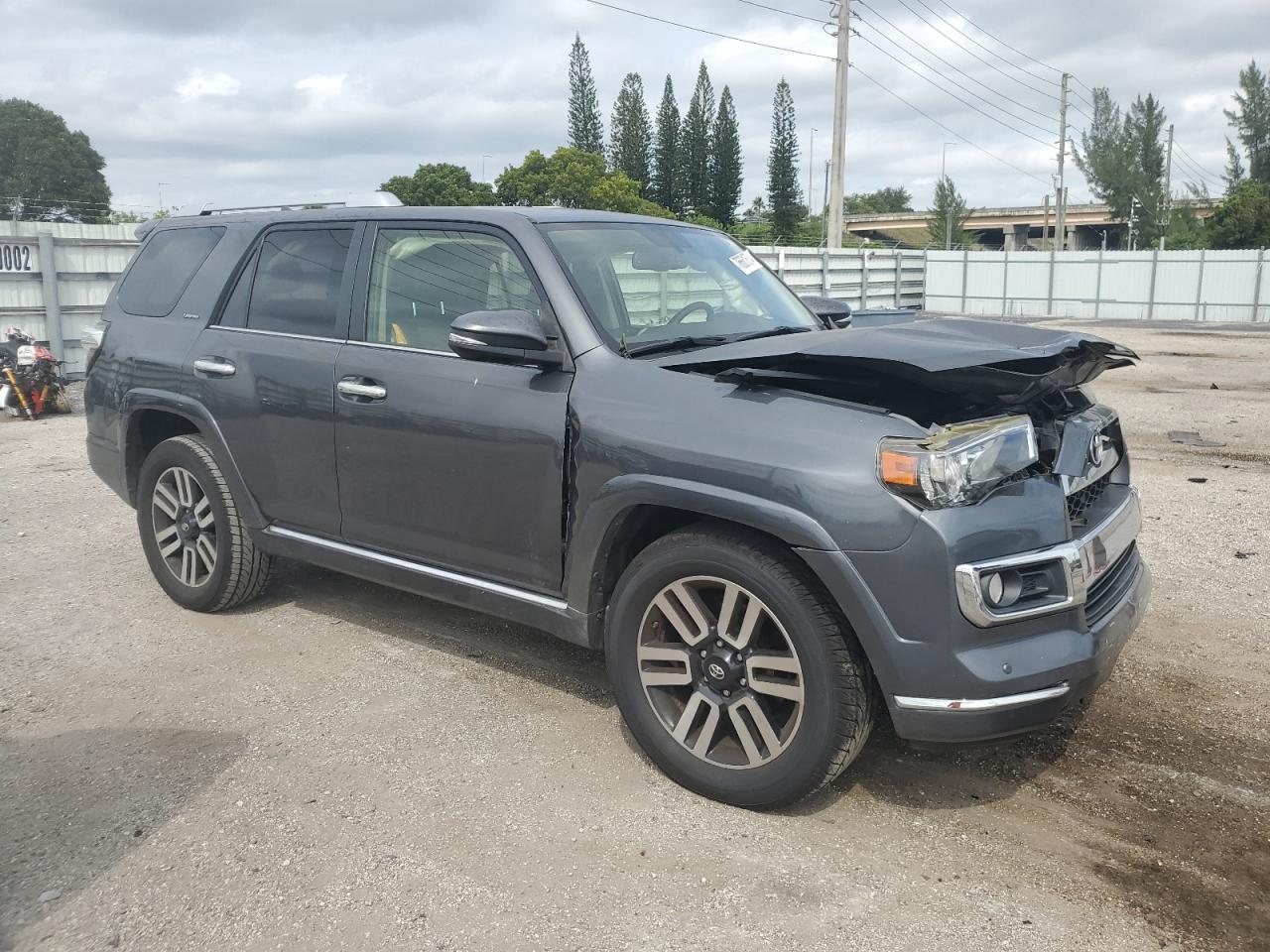 2017 Toyota 4Runner VIN JTEZU5JR6H5161596 Copart auction photo, front end damage thumbnail 4