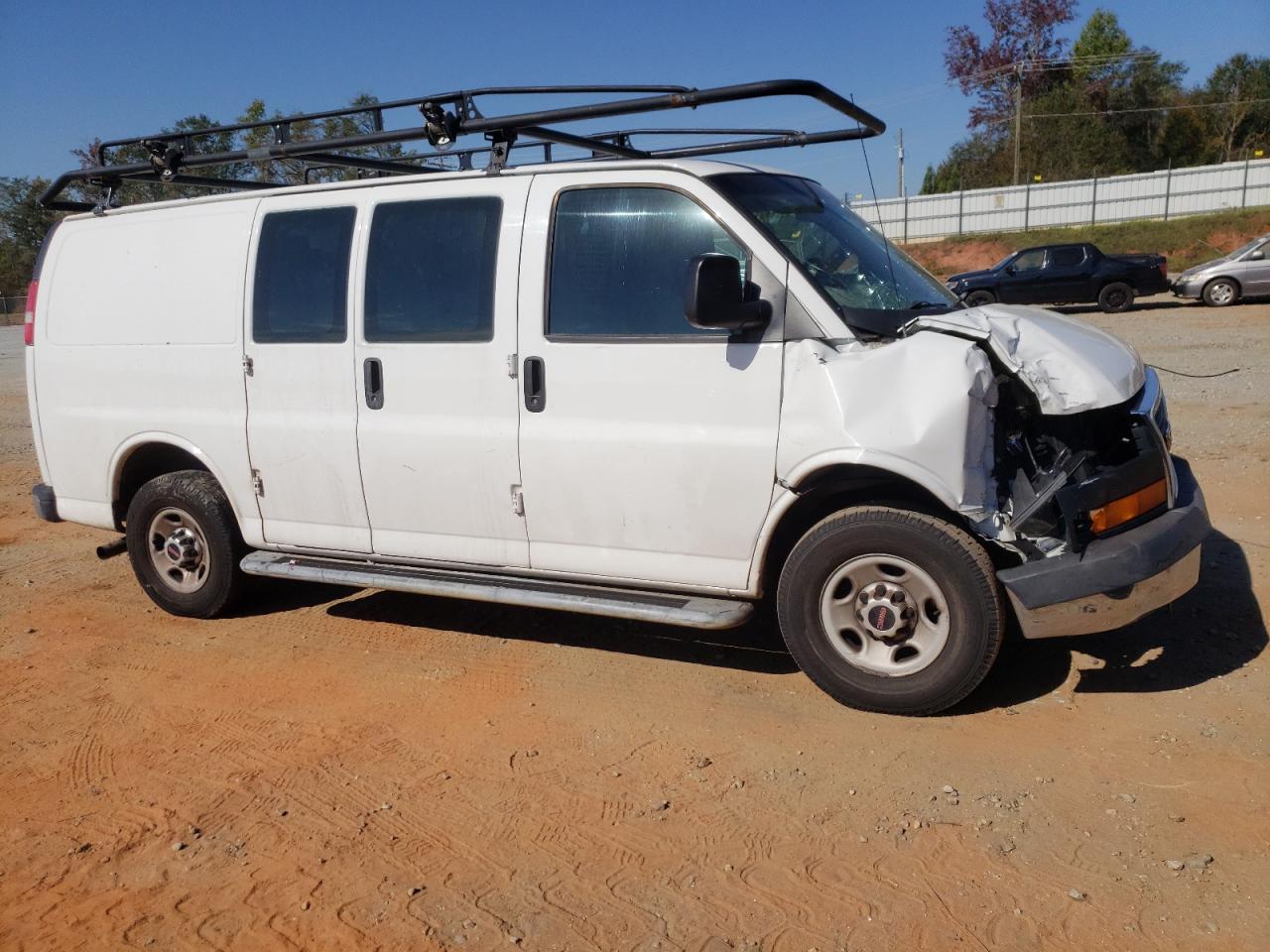 2015 GMC Savana VIN 1GTW7FCF5F1902462 Copart auction photo, front end damage thumbnail 4