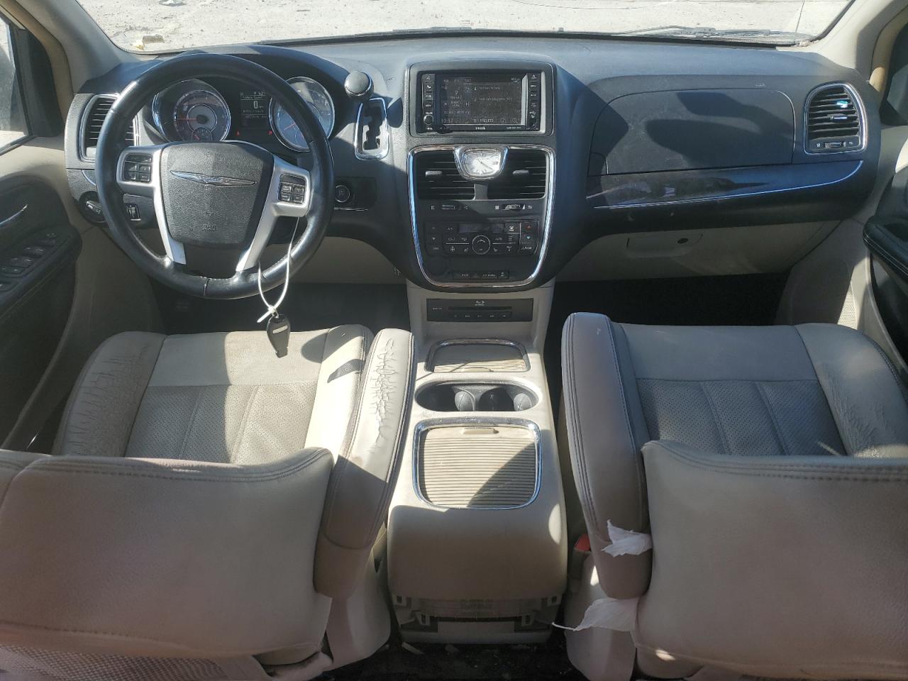 2015 Chrysler Town & Country VIN 2C4RC1CG3FR525744 Copart auction photo, rear end damage thumbnail 8
