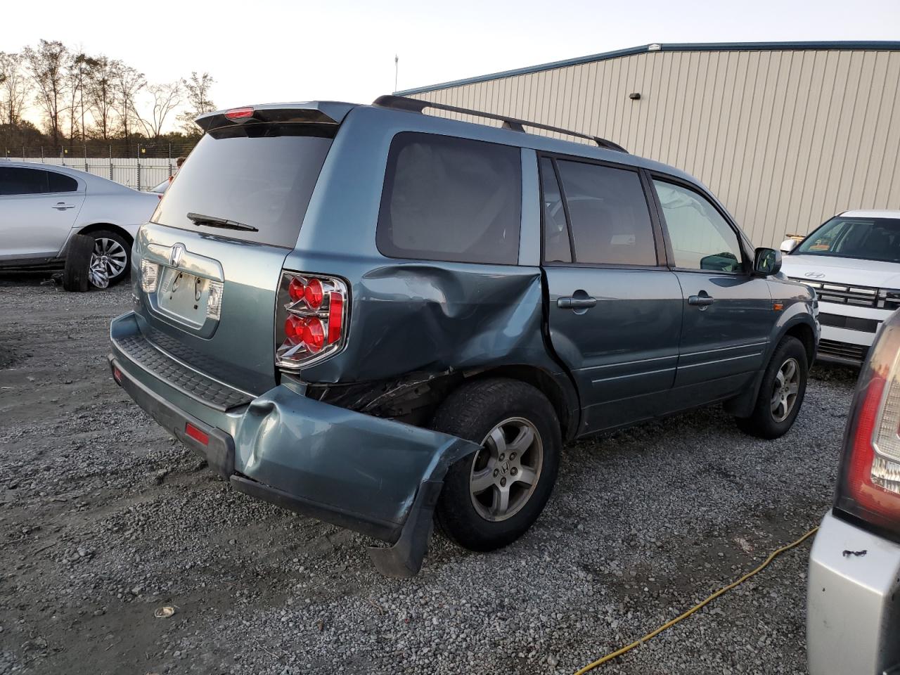 2007 Honda Pilot VIN 5FNYF28647B014890 Copart auction photo, rear end / side damage thumbnail 3