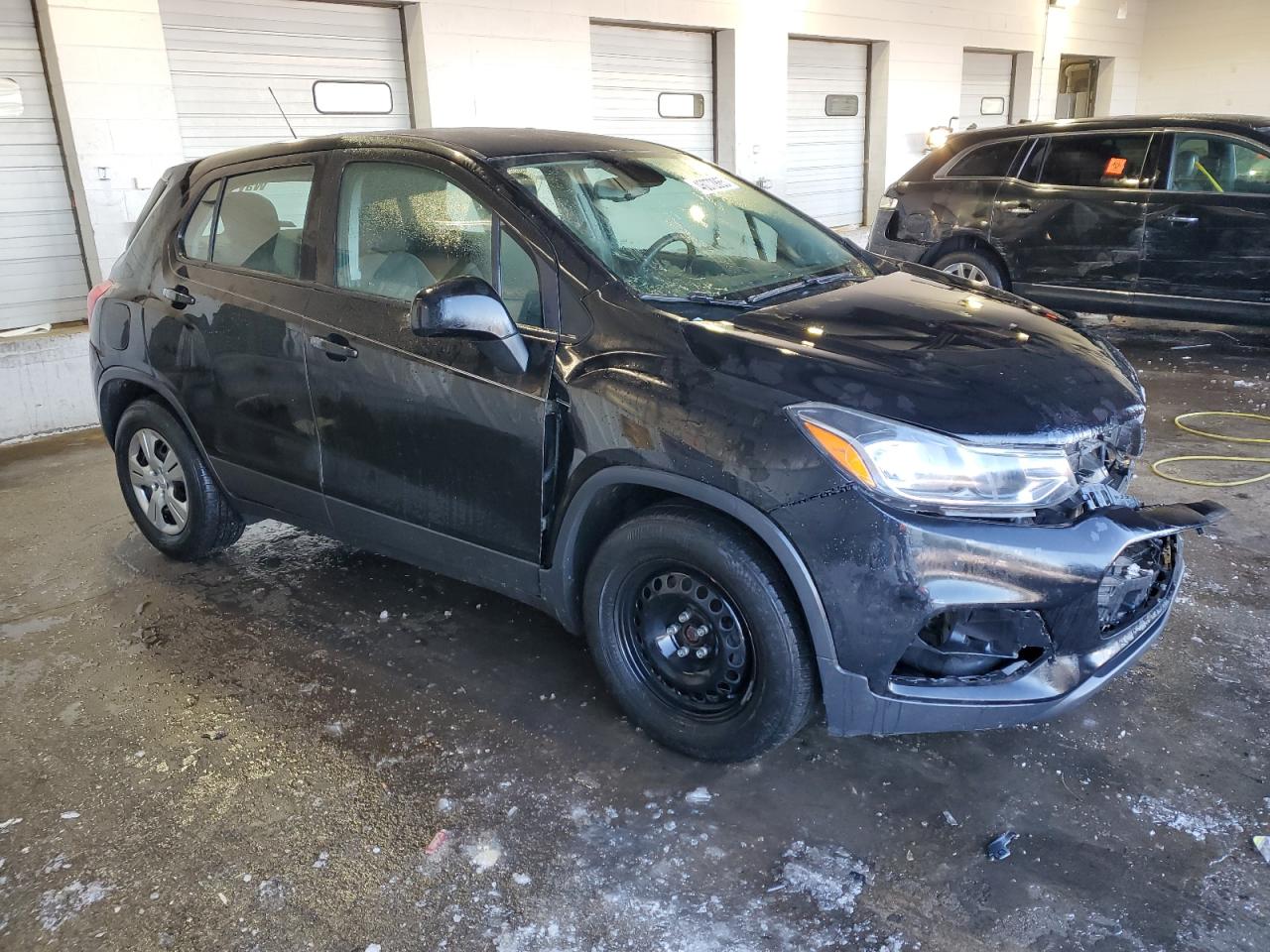 2018 Chevrolet Trax VIN 3GNCJKSB7JL419933 Copart auction photo, front end / side damage thumbnail 4