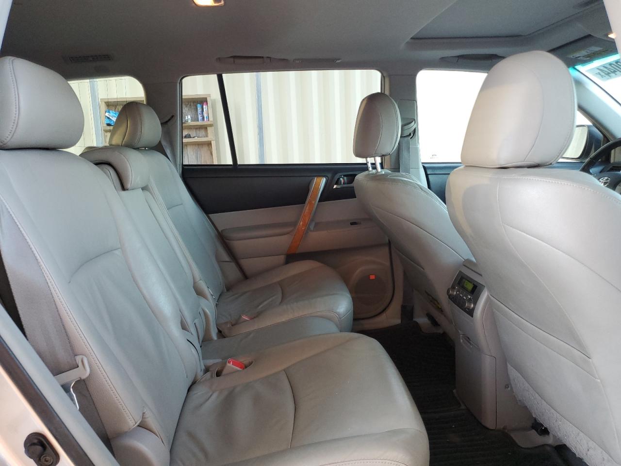 2010 Toyota Highlander VIN JTEJW3EH8A2044073 Copart auction photo, all over damage thumbnail 11
