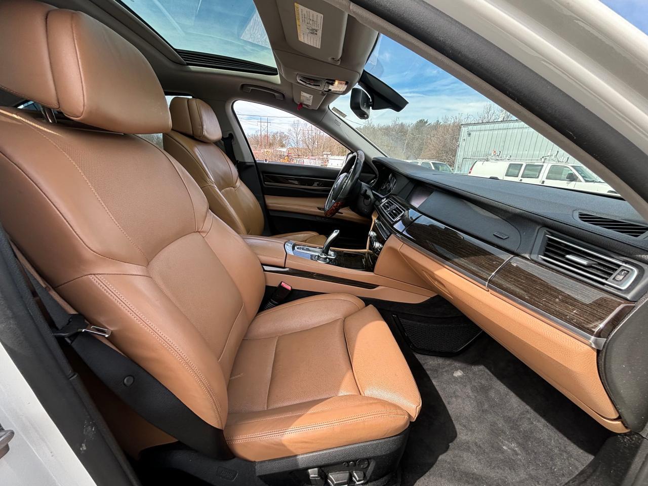 2012 BMW 7er VIN WBAKC8C58CC436987 Copart auction photo, normal wear damage thumbnail 5