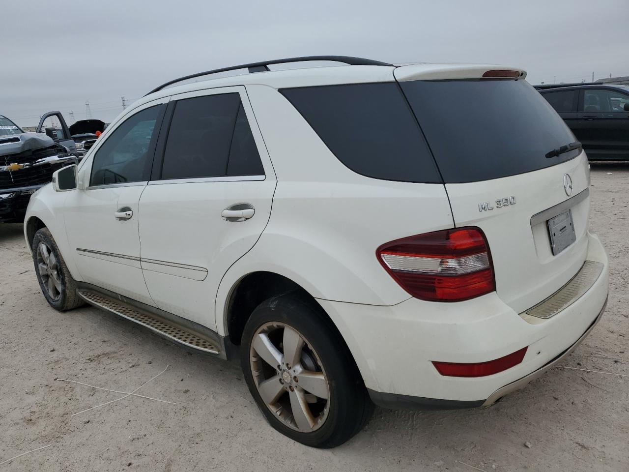 2011 Mercedes-Benz M-klasse VIN 4JGBB8GB2BA736424 Copart auction photo, front end / rear end damage thumbnail 2