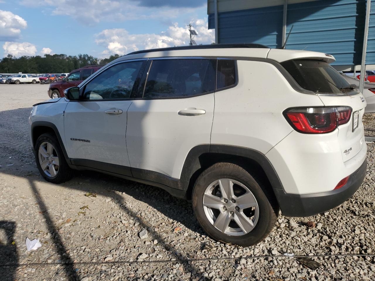 2022 Jeep Compass VIN 3C4NJDBB2NT207685 Copart auction photo, top/roof / front end damage thumbnail 2