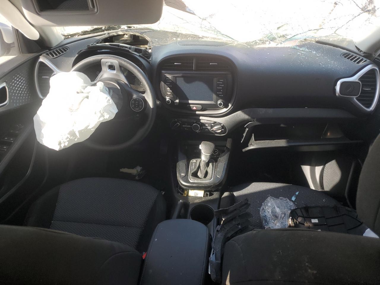 2021 KIA Soul VIN KNDJ23AU6M7139208 Copart auction photo, all over damage thumbnail 8