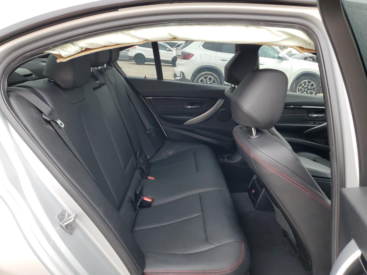 2016 BMW 3er VIN WBA8E9G55GNU29218 Copart auction photo, front end damage thumbnail 10