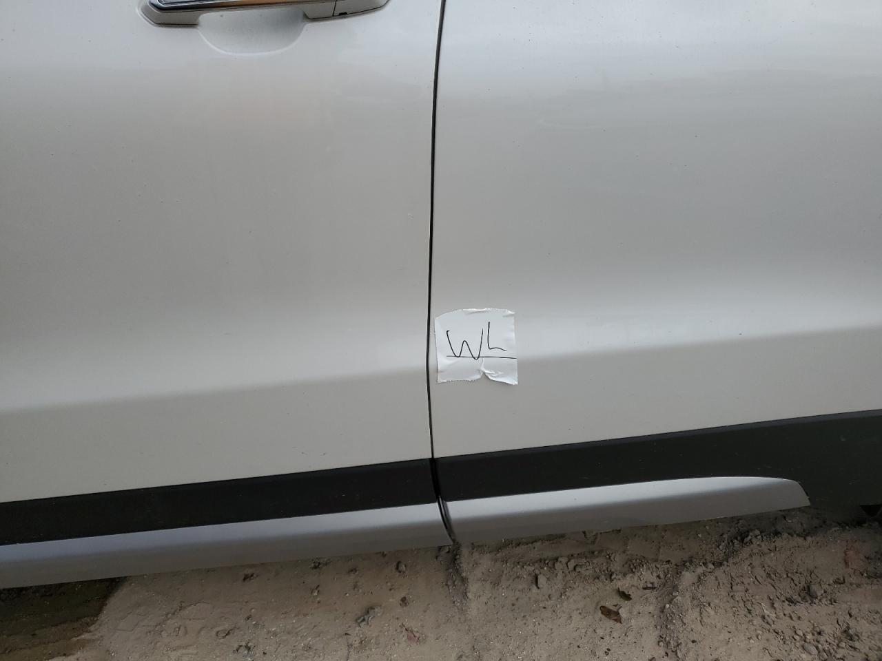 2019 Cadillac XT5 VIN 1GYKNCRS7KZ185334 Copart auction photo, water/flood damage thumbnail 13