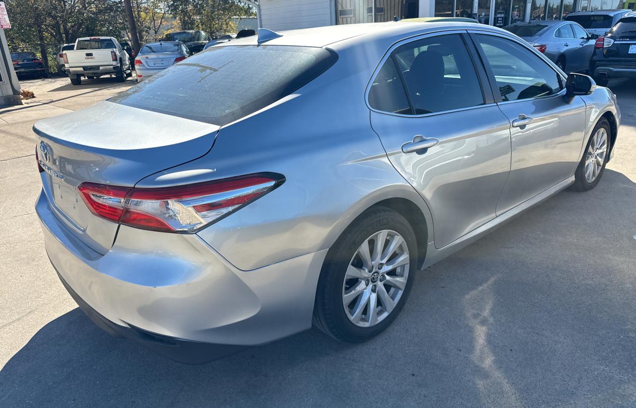 2019 Toyota Camry VIN 4T1B11HK0KU197129 Copart auction photo, normal wear damage thumbnail 4