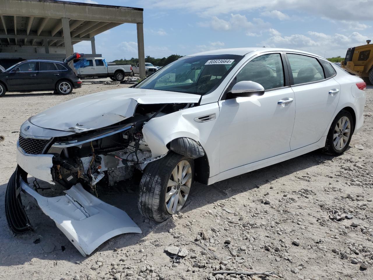 2018 KIA Optima VIN 5XXGT4L37JG251438