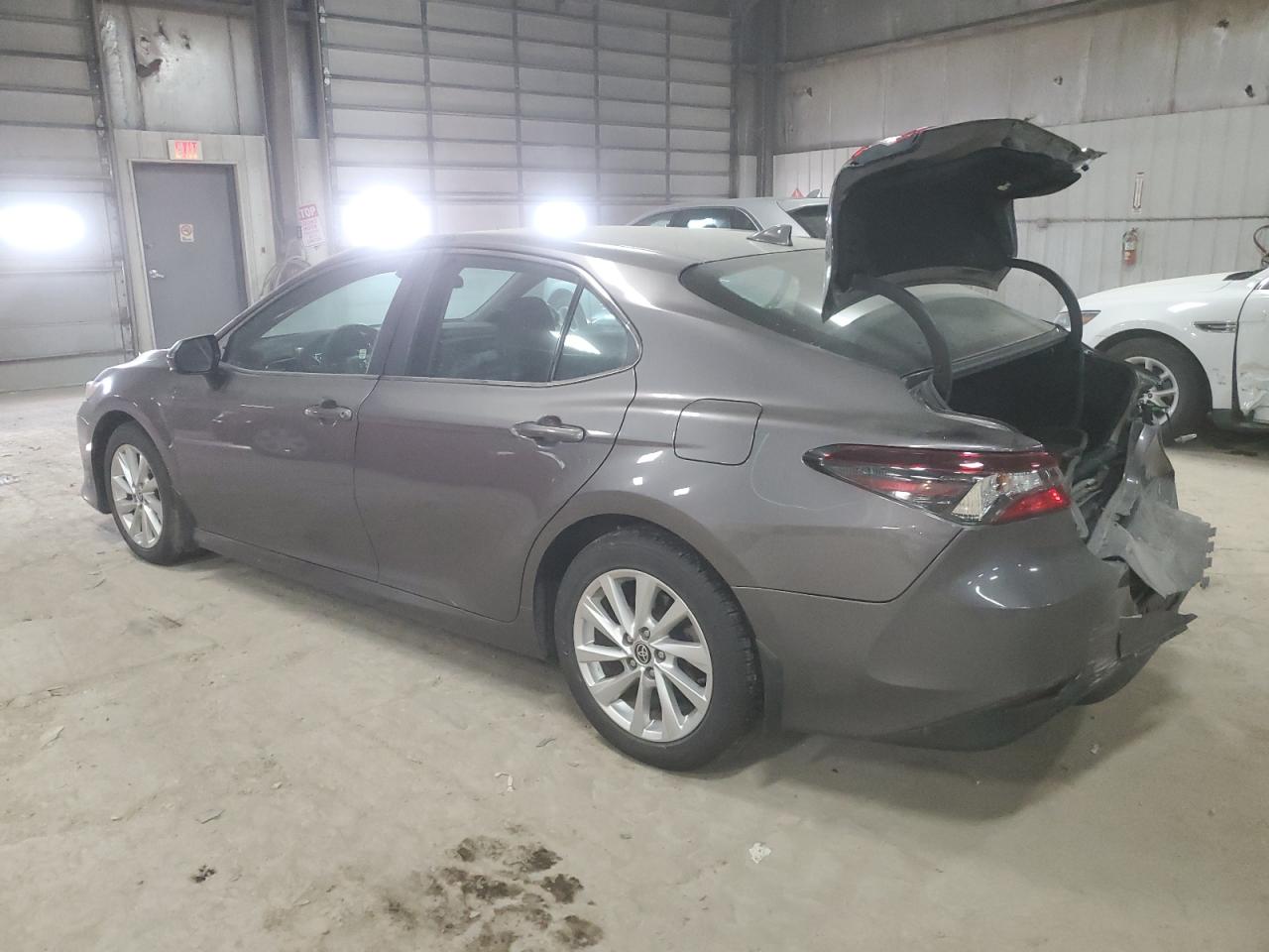 2021 Toyota Camry VIN 4T1C11AK4MU441298 Copart auction photo, rear end / minor dent/scratches damage thumbnail 2