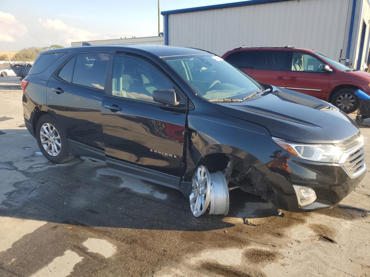 2021 Chevrolet Equinox VIN 2GNAXHEV7M6113614 Copart auction photo, front end damage thumbnail 4