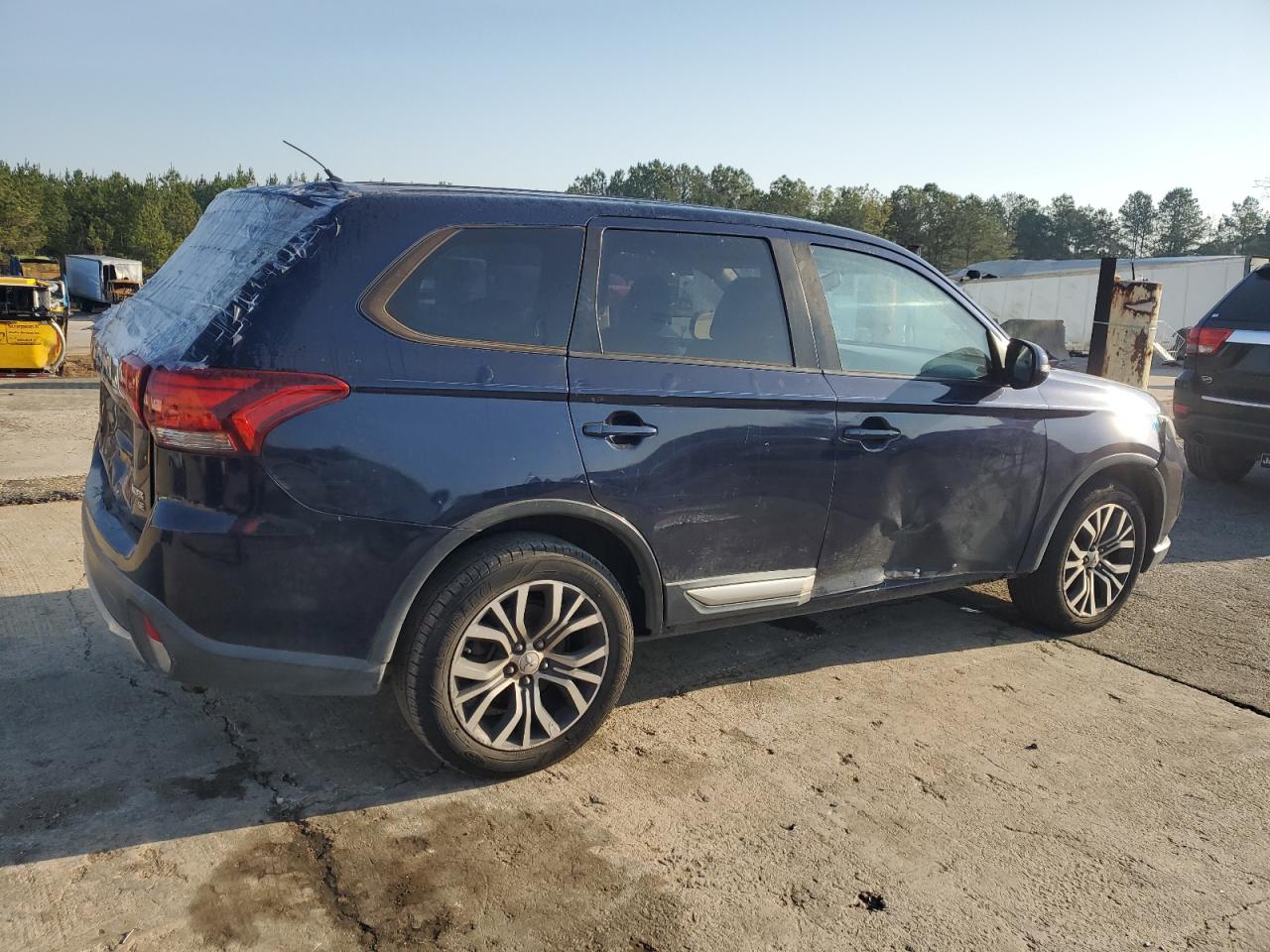 2016 Mitsubishi Outlander VIN JA4AZ3A30GZ051535 Copart auction photo, normal wear / all over damage thumbnail 3