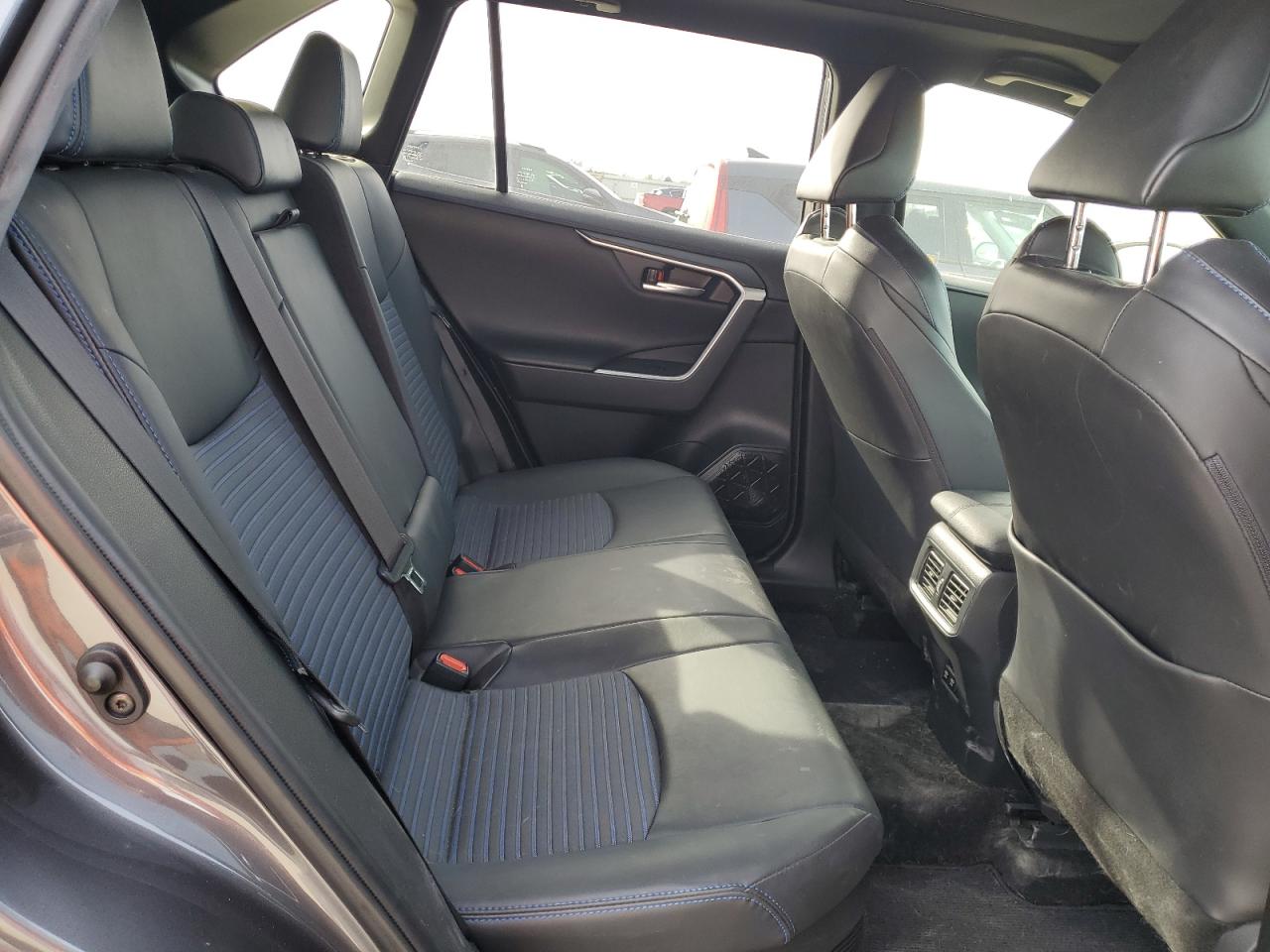 2019 Toyota RAV 4 VIN JTMEWRFV6KJ013084 Copart auction photo, all over damage thumbnail 11
