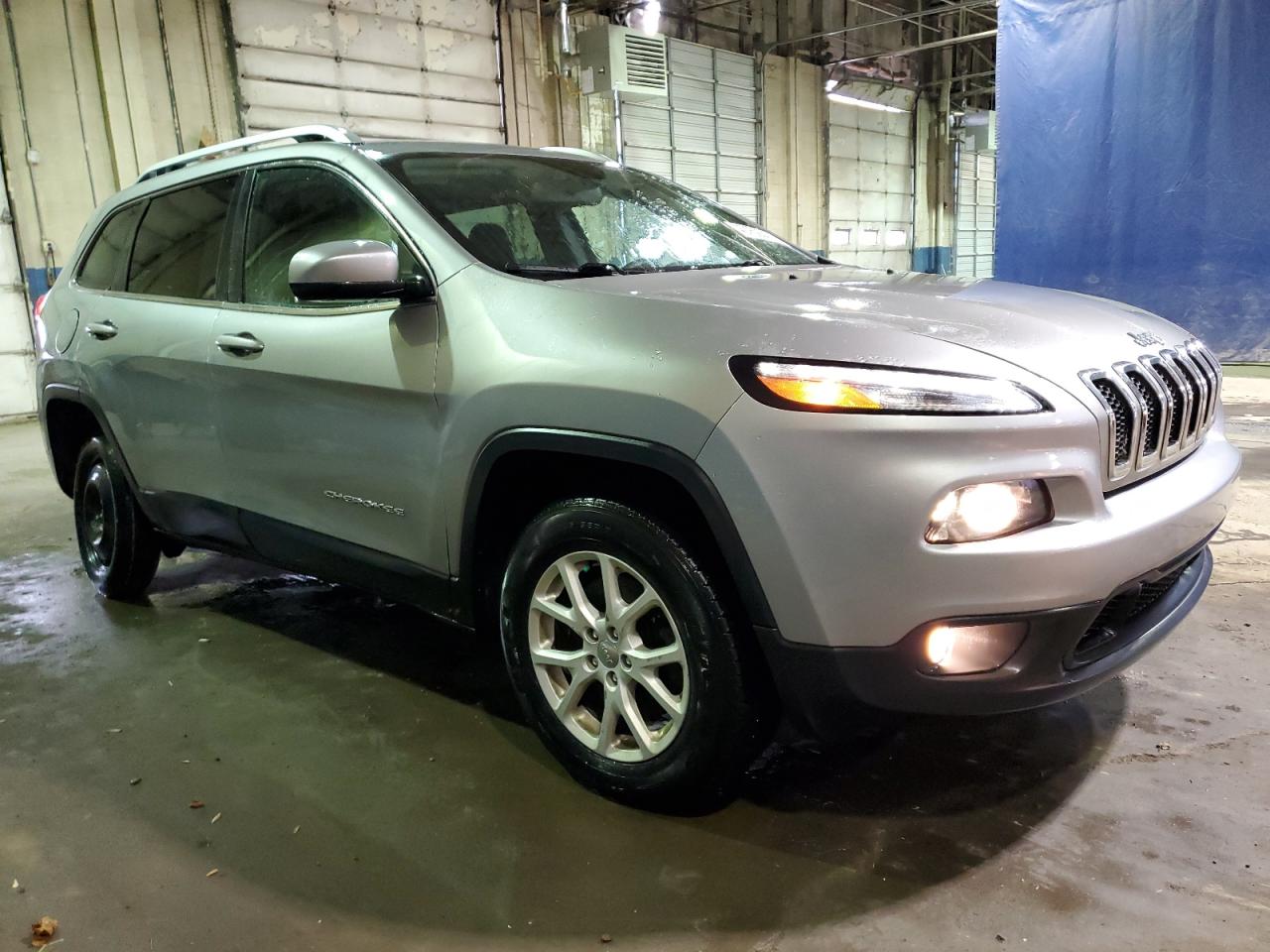 2016 Jeep Grand Cherokee VIN 1C4PJMCBXGW183303 Copart auction photo, minor dent/scratches / undercarriage damage thumbnail 4
