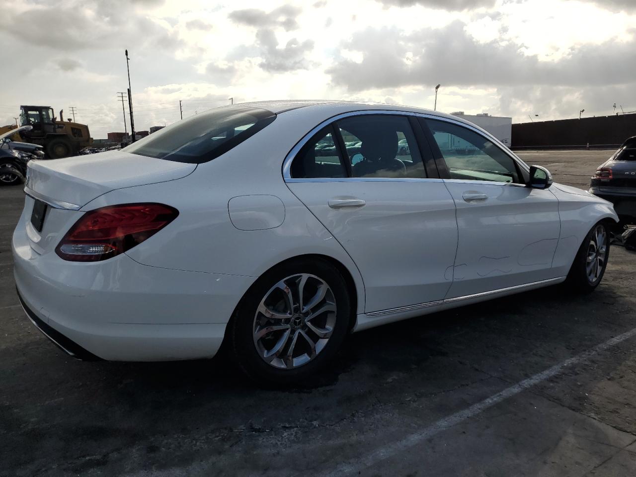 2018 Mercedes-Benz C-klasse VIN 55SWF4JB7JU281862 Copart auction photo, front end / side damage thumbnail 3