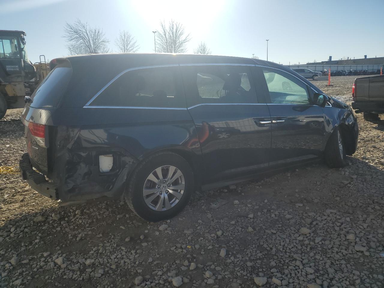 2016 Honda Odyssey VIN 5FNRL5H33GB141473 Copart auction photo, front end / rear end damage thumbnail 3