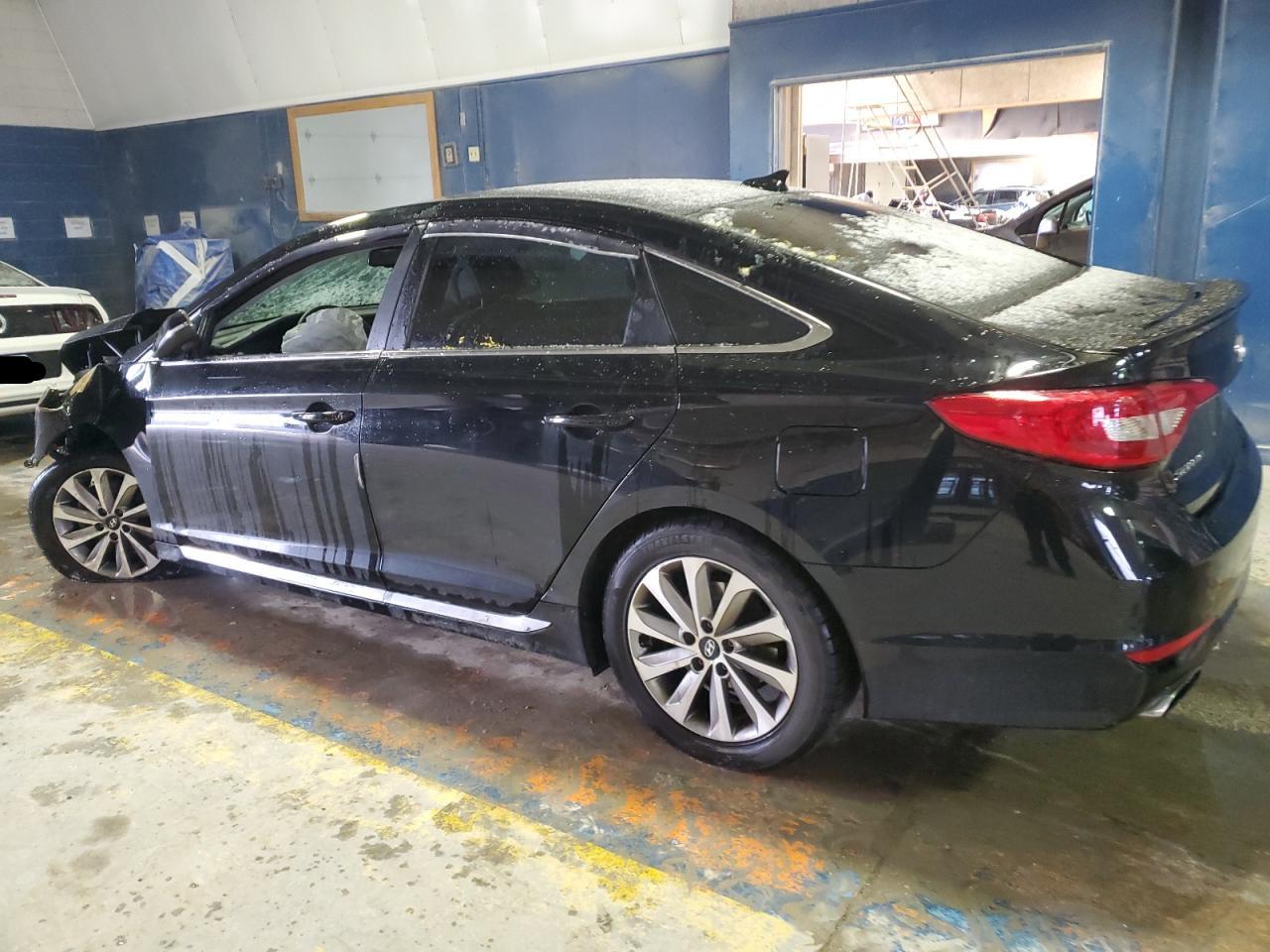 2015 Hyundai Sonata VIN 5NPE34AF3FH029950 Copart auction photo, front end / minor dent/scratches damage thumbnail 2