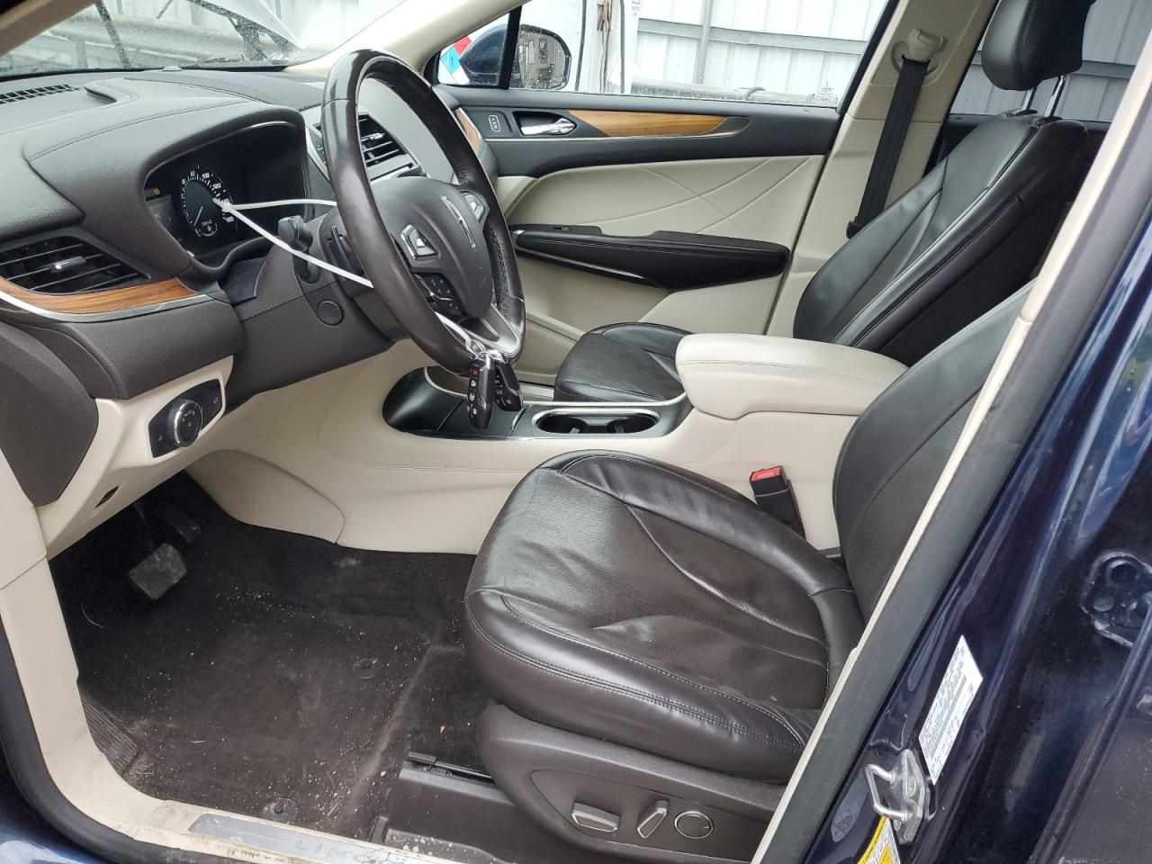 2016 Lincoln MKC VIN 5LMCJ3D90GUJ11910 Copart auction photo, front end / side damage thumbnail 7