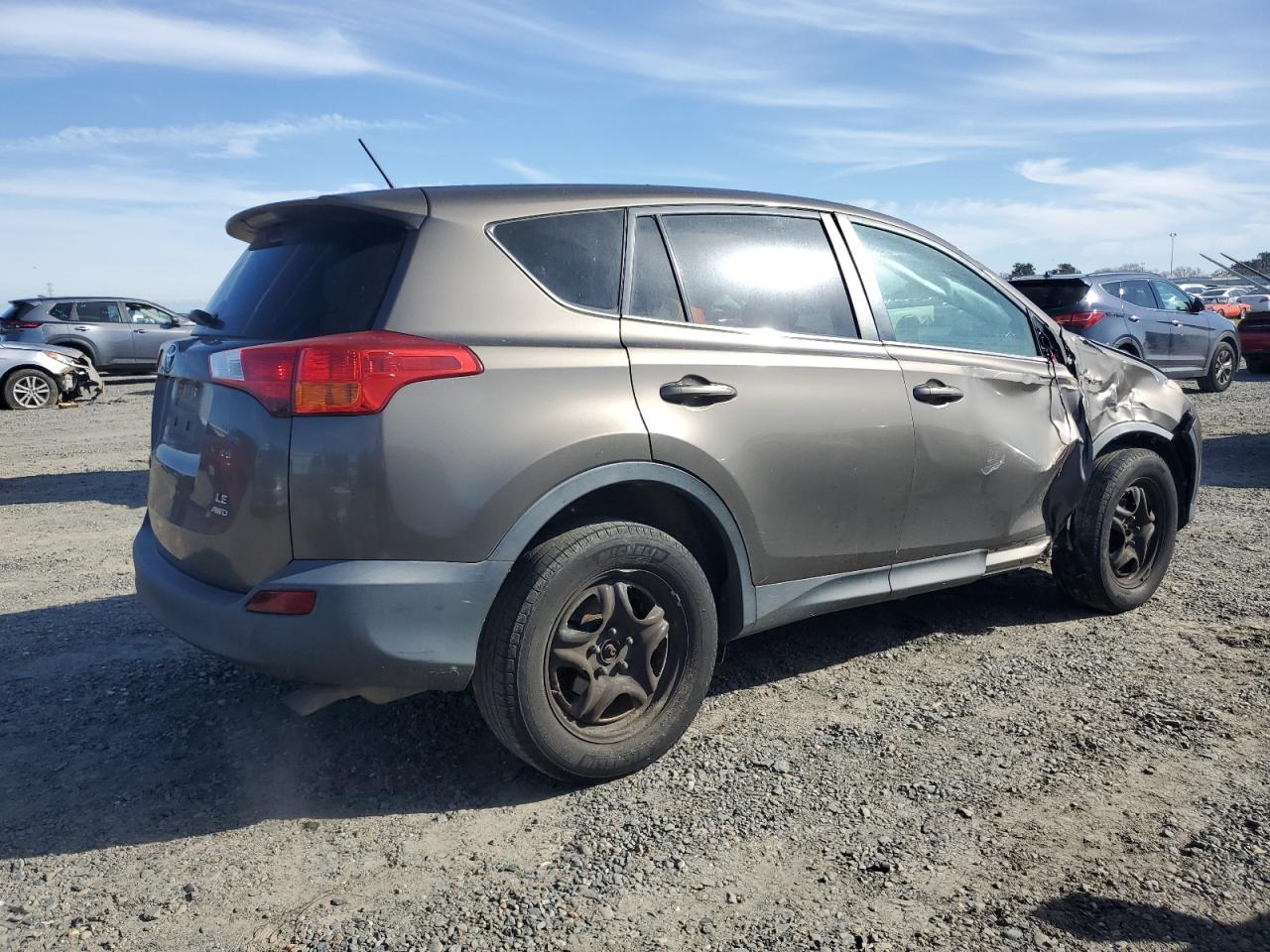 2015 Toyota RAV 4 VIN 2T3BFREV9FW263222 Copart auction photo, front end / side damage thumbnail 3