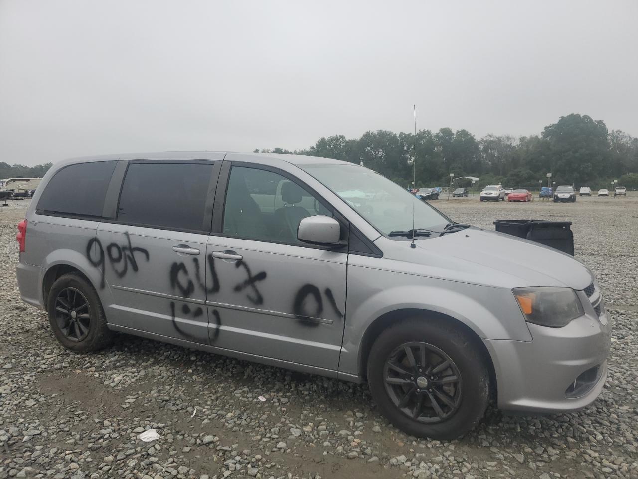 2014 Dodge Caravan VIN 2C4RDGEG5ER178431 Copart auction photo, vandalism / minor dent/scratches damage thumbnail 4