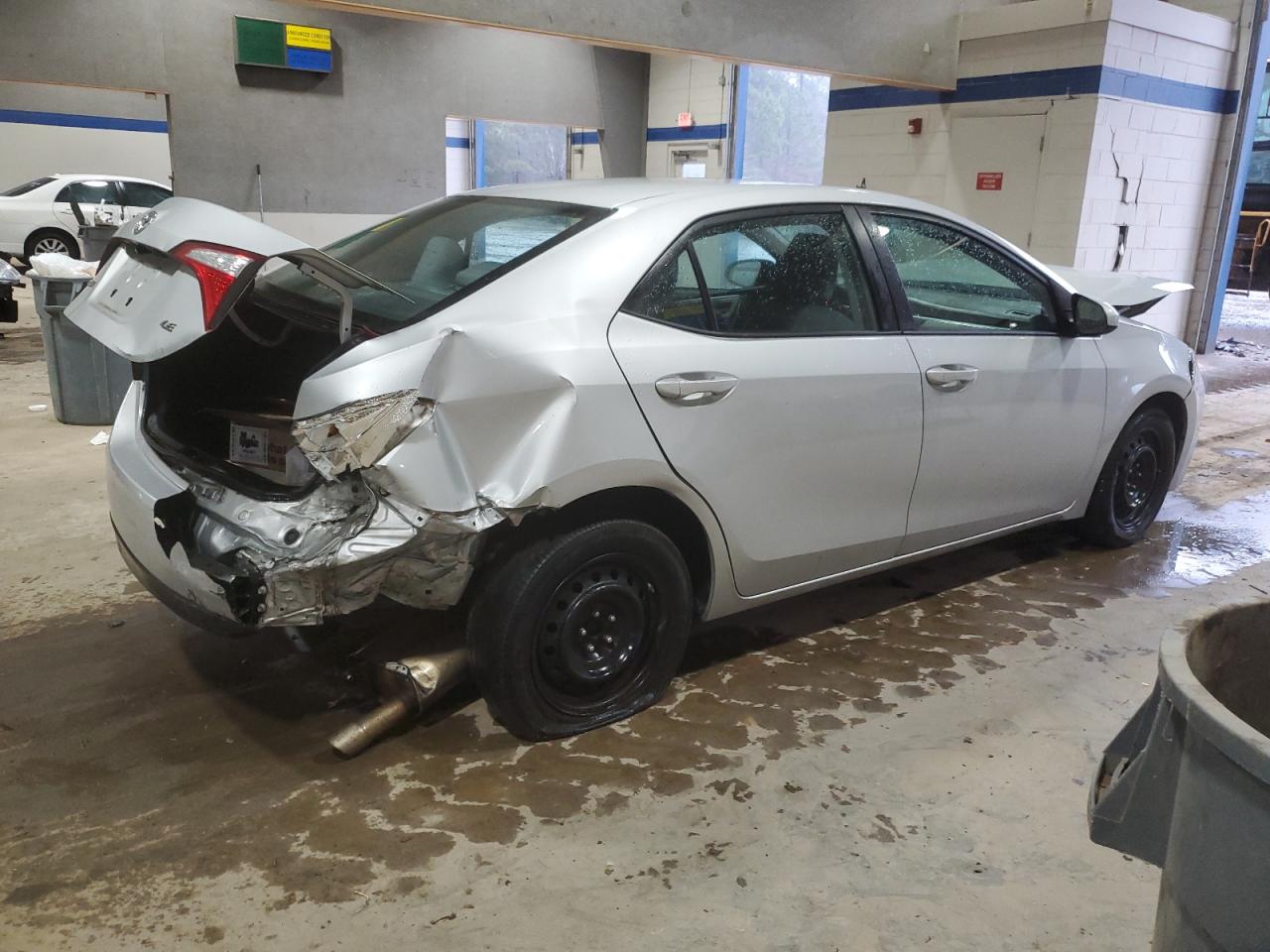 2015 Toyota Corolla VIN 2T1BURHE0FC346940 Copart auction photo, front end / rear end damage thumbnail 3